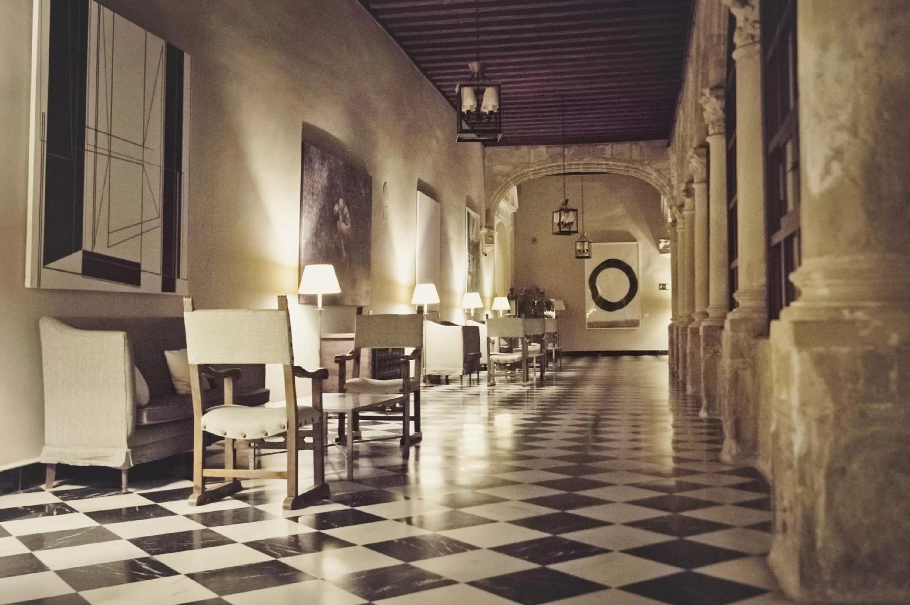Business facilities in Parador de Cuenca