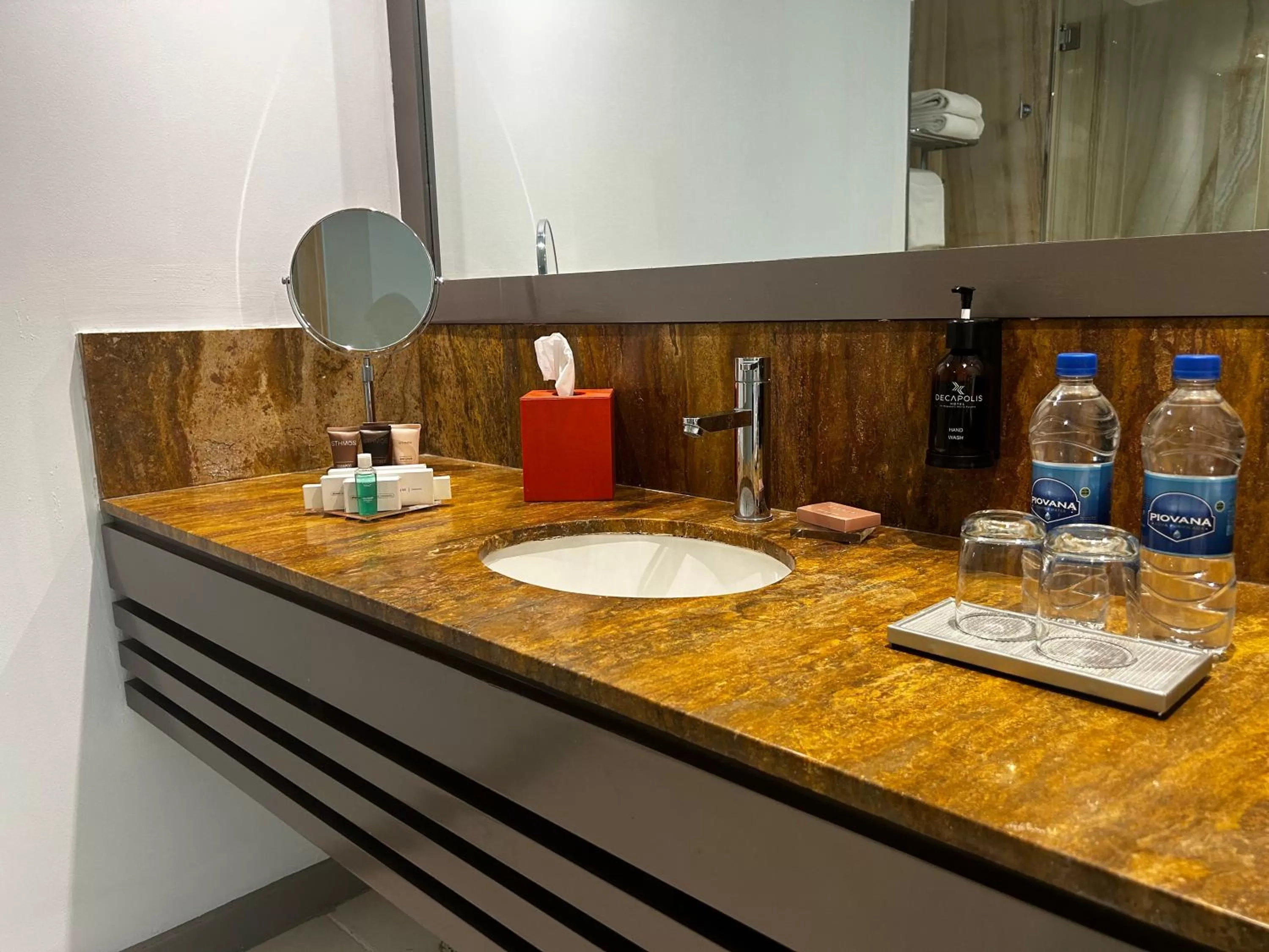 Bathroom in Decapolis Hotel Panama City