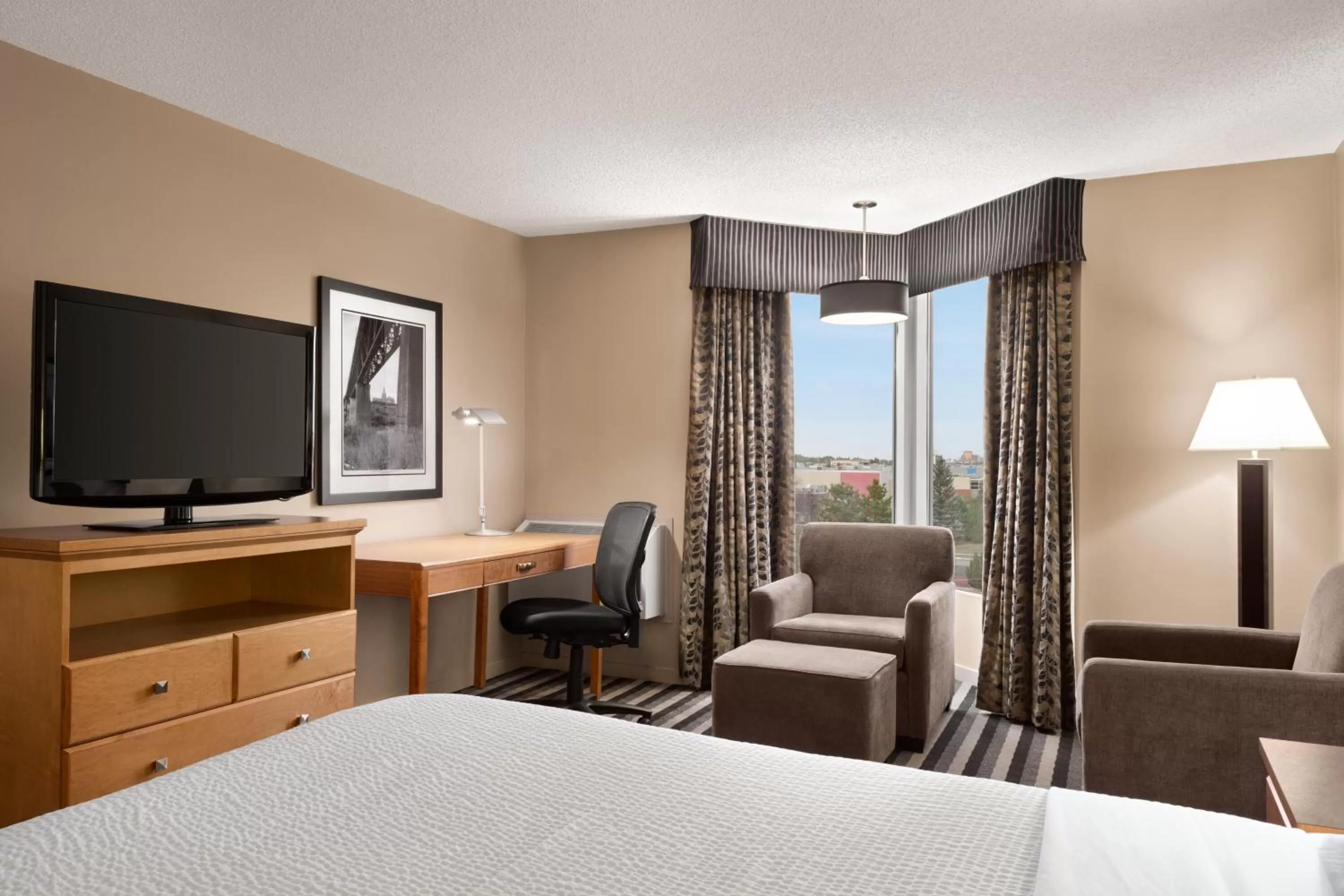 TV and multimedia, Bed in Royal Hotel West Edmonton, Trademark Collection by Wyndham
