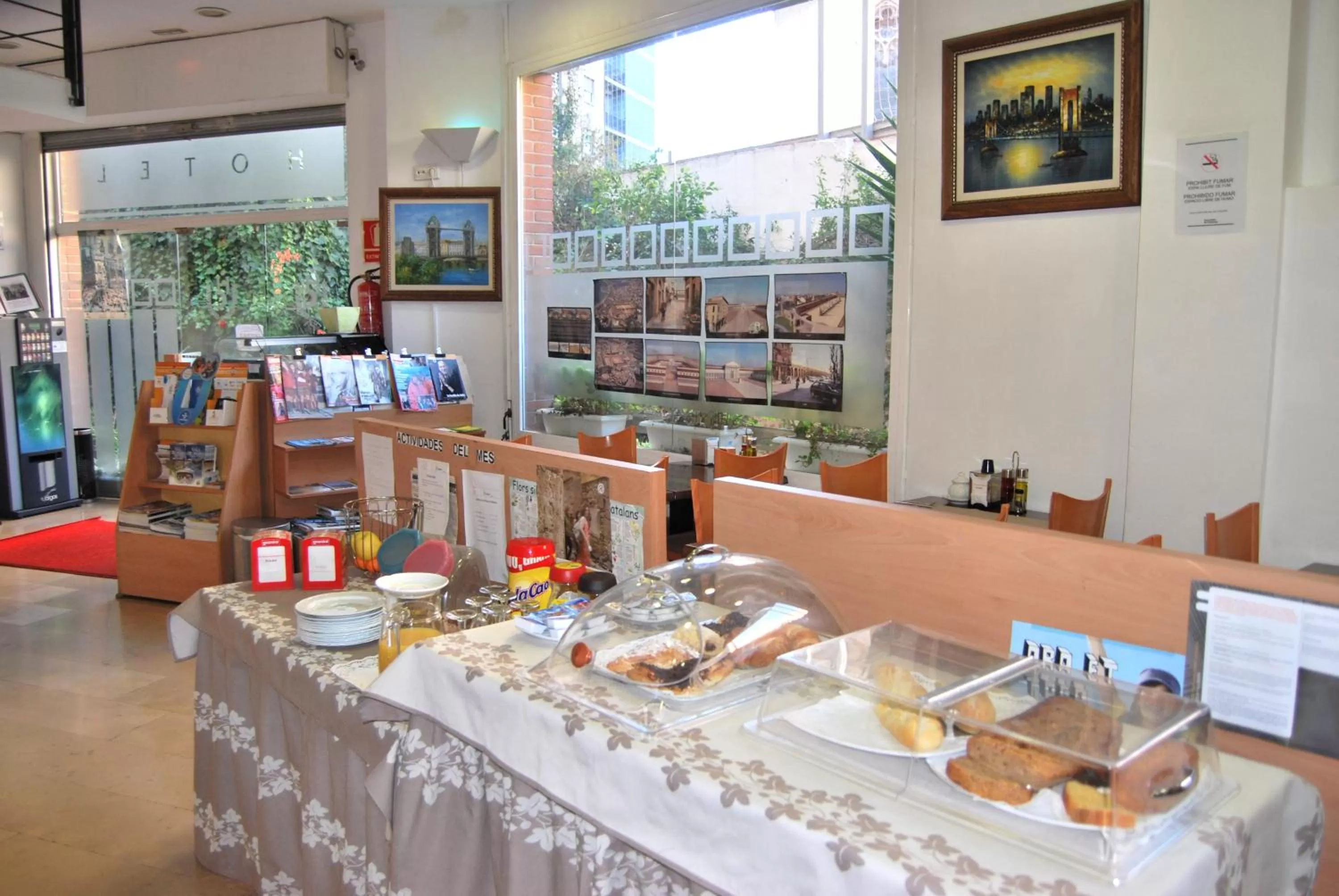 Coffee/tea facilities in Hotel Cosmos Tarragona