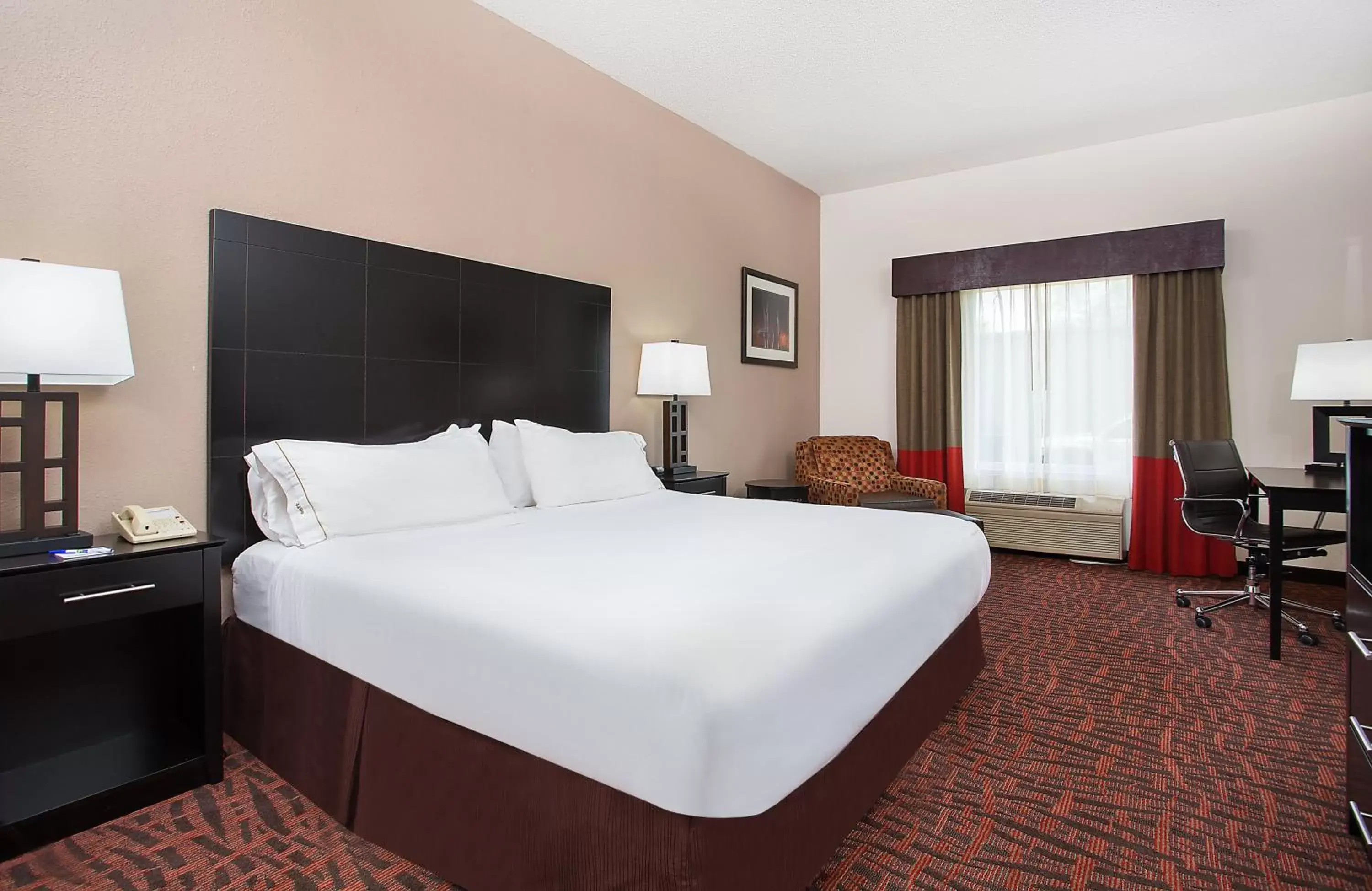 Photo of the whole room, Bed in Holiday Inn Express & Suites Murphy, an IHG Hotel