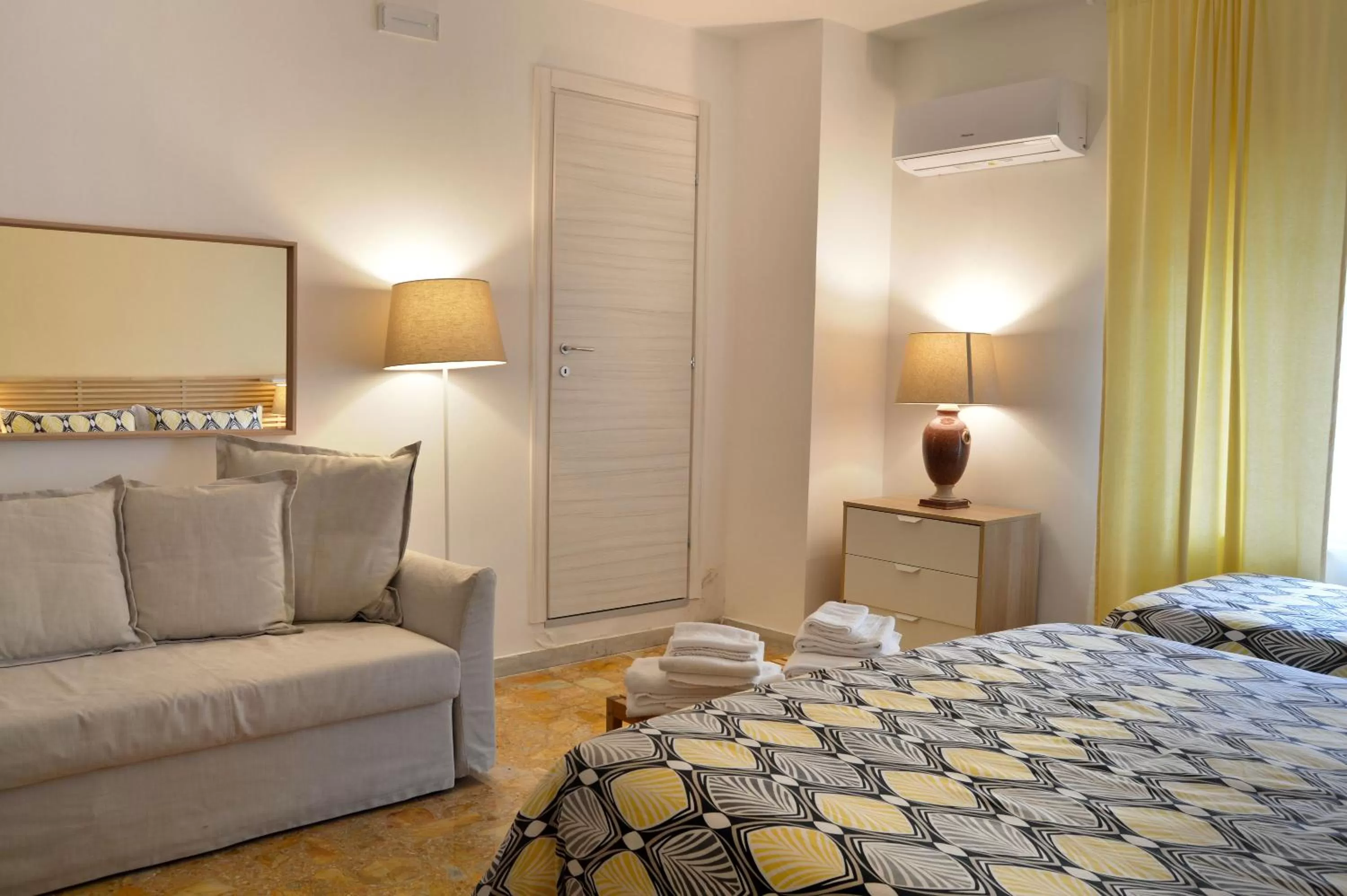 Photo of the whole room, Bed in La Locanda Dell'Arte-Museo