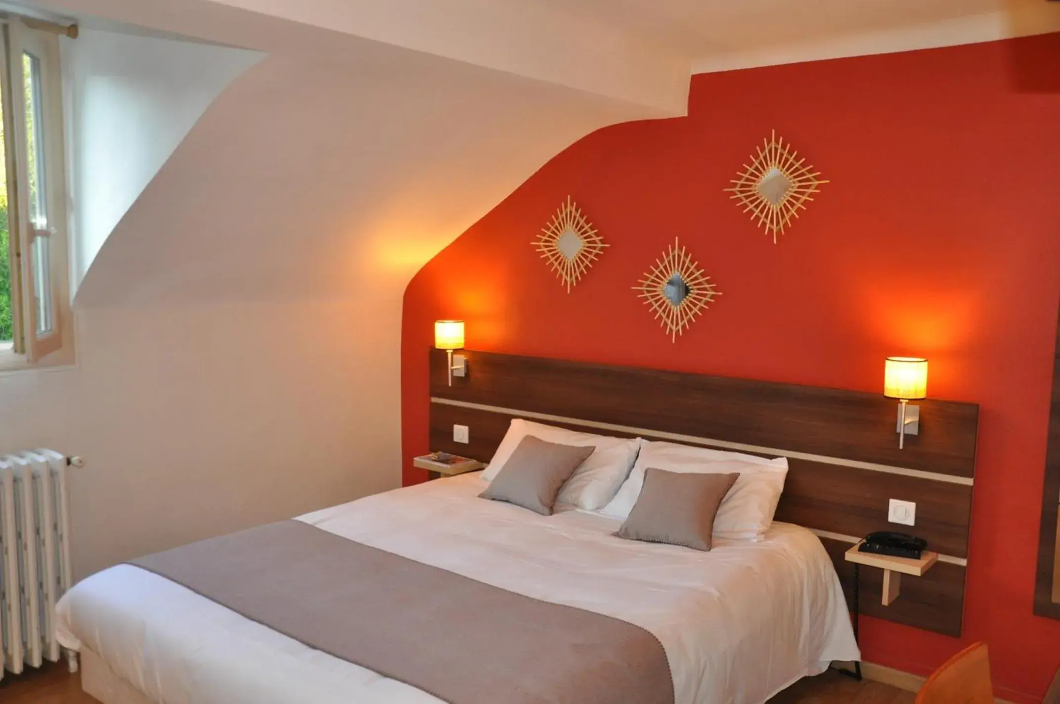 Photo of the whole room, Bed in Logis Loire Hotel - Les Cocottes