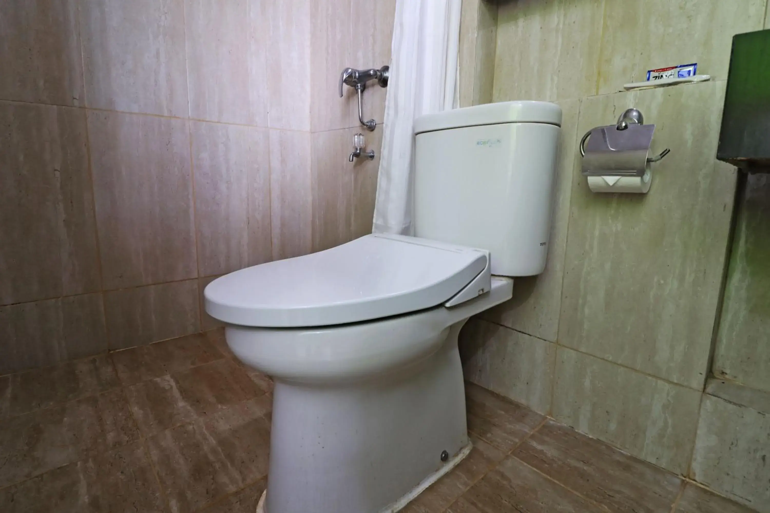 Toilet, Bathroom in Hotel Bumi Makmur Indah Lembang