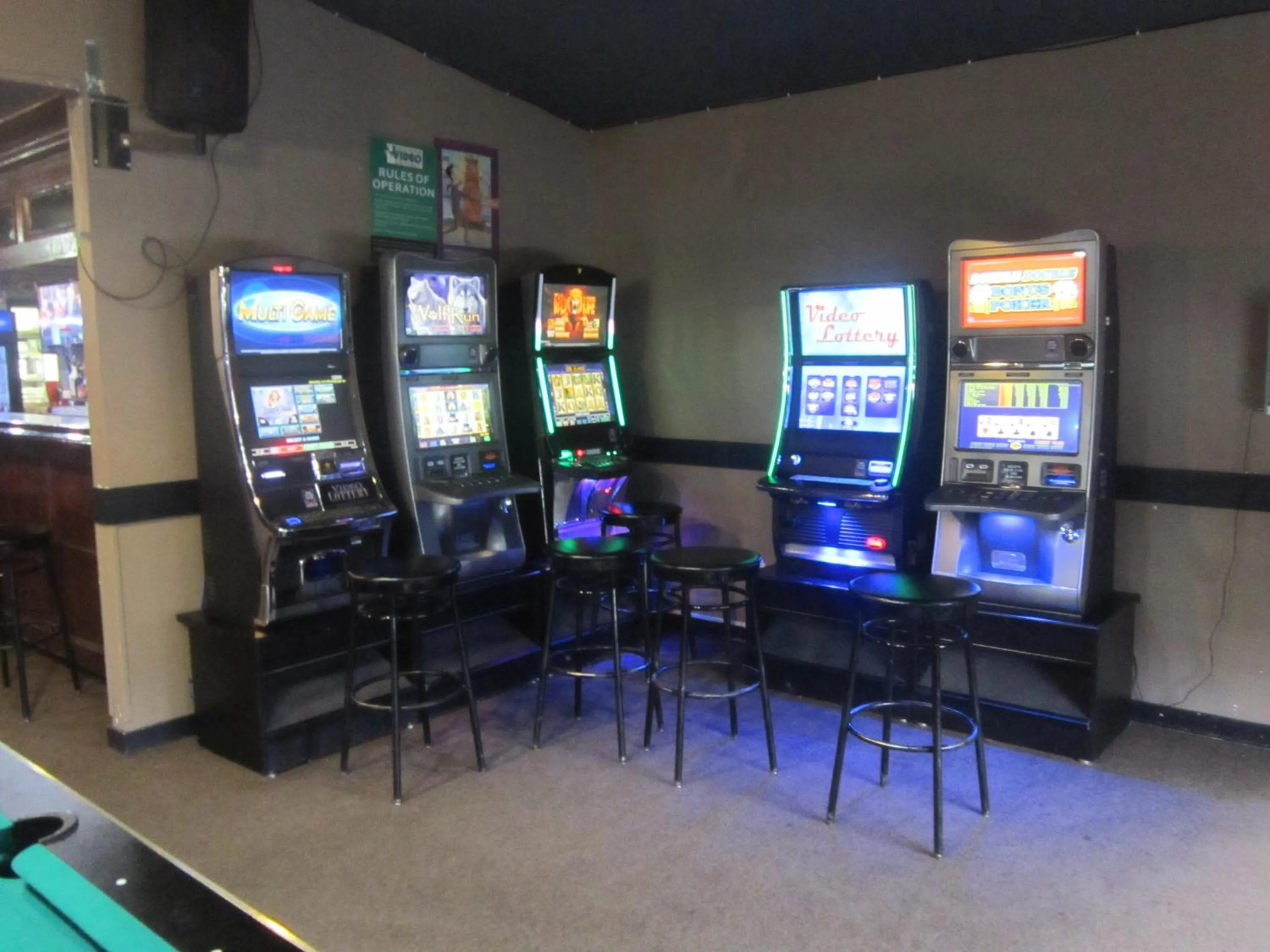 Lounge or bar in Battlefords Inn