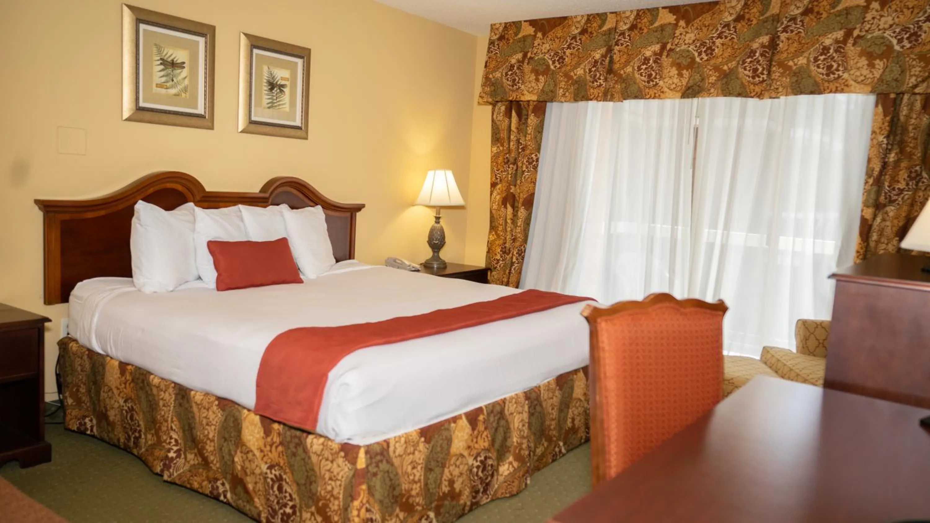 Bedroom, Bed in Clarion Hotel & Suites Convention Center Fredericksburg