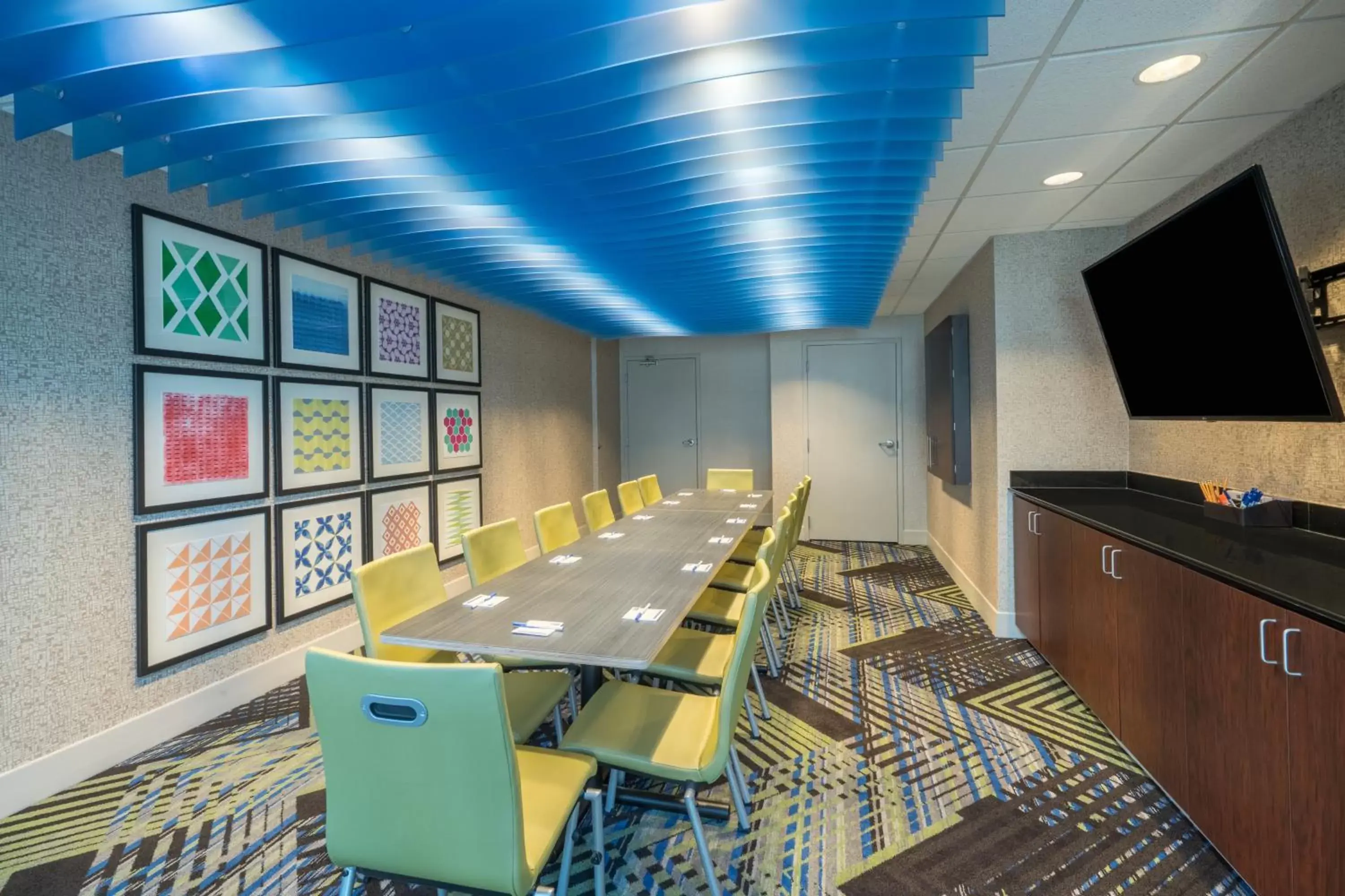 Meeting/conference room in Holiday Inn Express Radcliff Fort Knox, an IHG Hotel