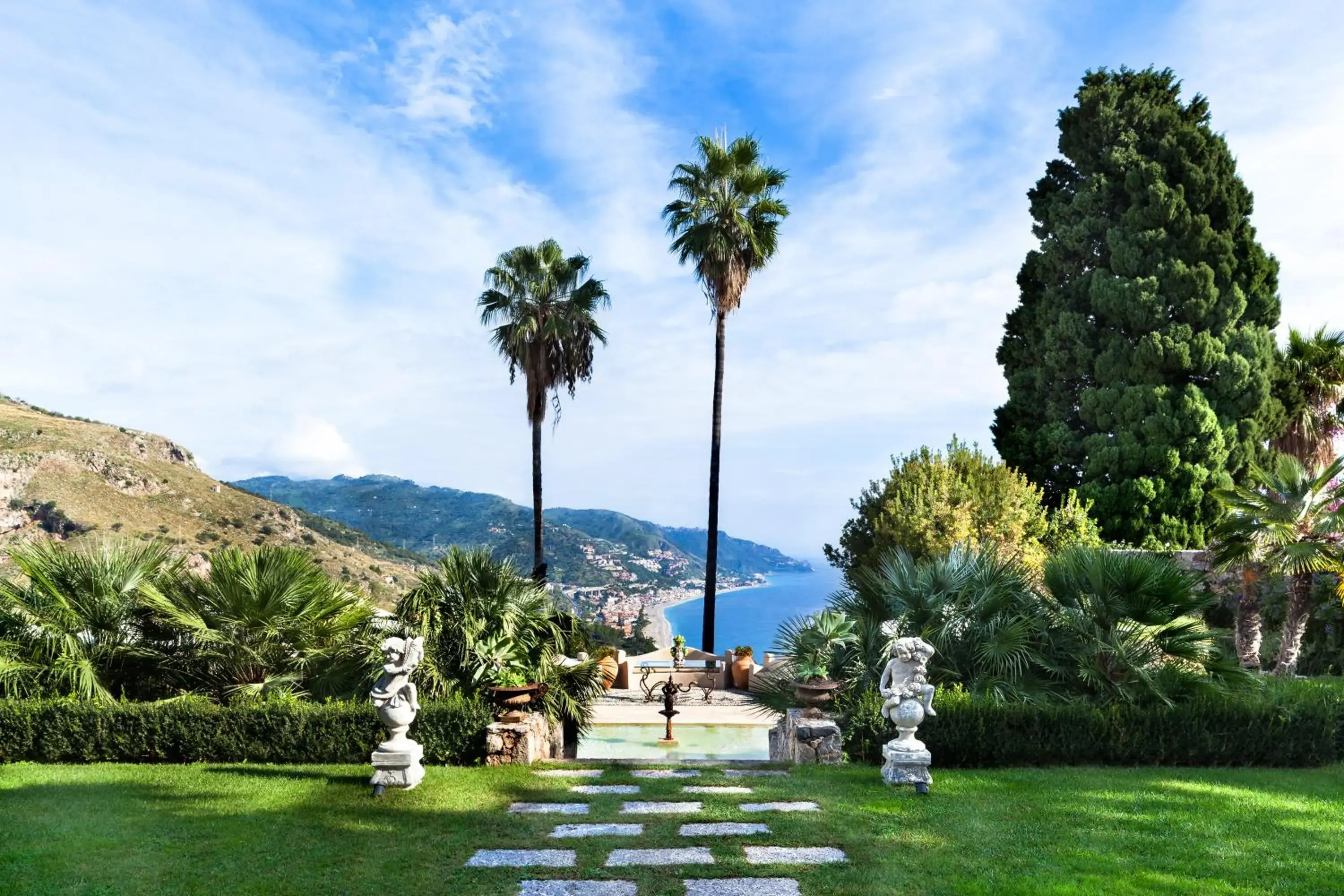 Garden in The Ashbee Hotel