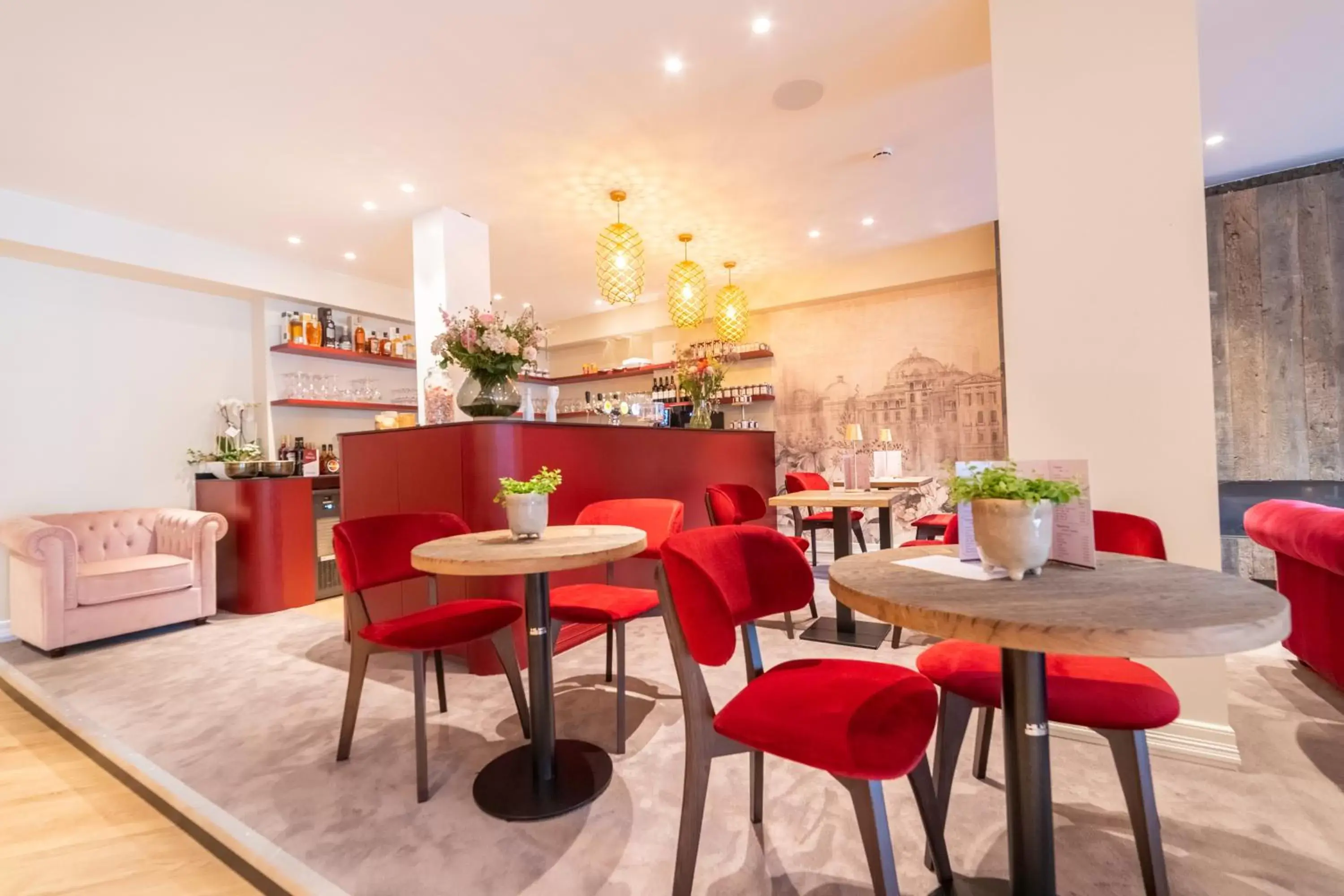 Lounge or bar, Restaurant/Places to Eat in Grand Hotel Normandy by CW Hotel Collection