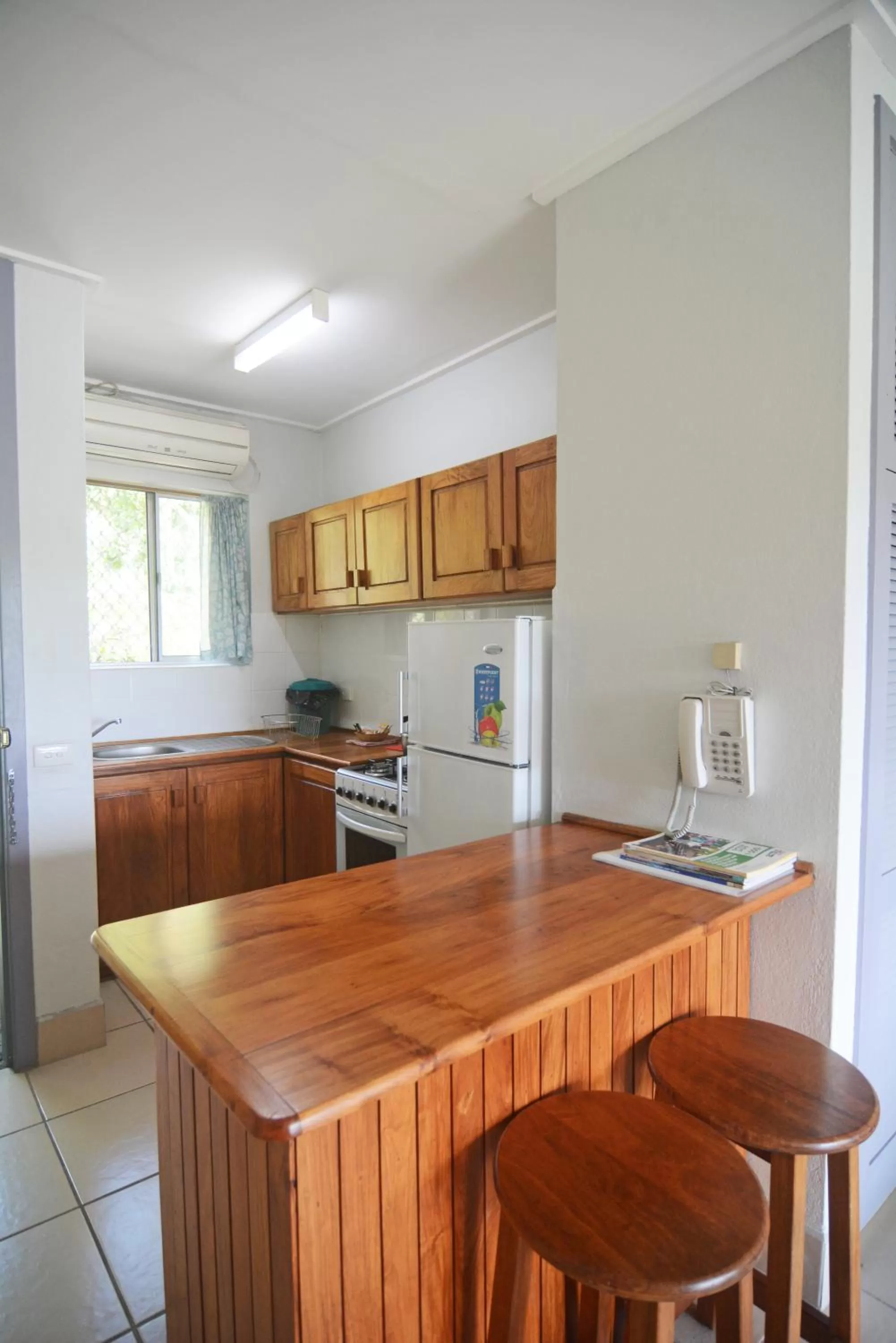 Kitchen or kitchenette, Kitchen/Kitchenette in Coral Motel & Apartments