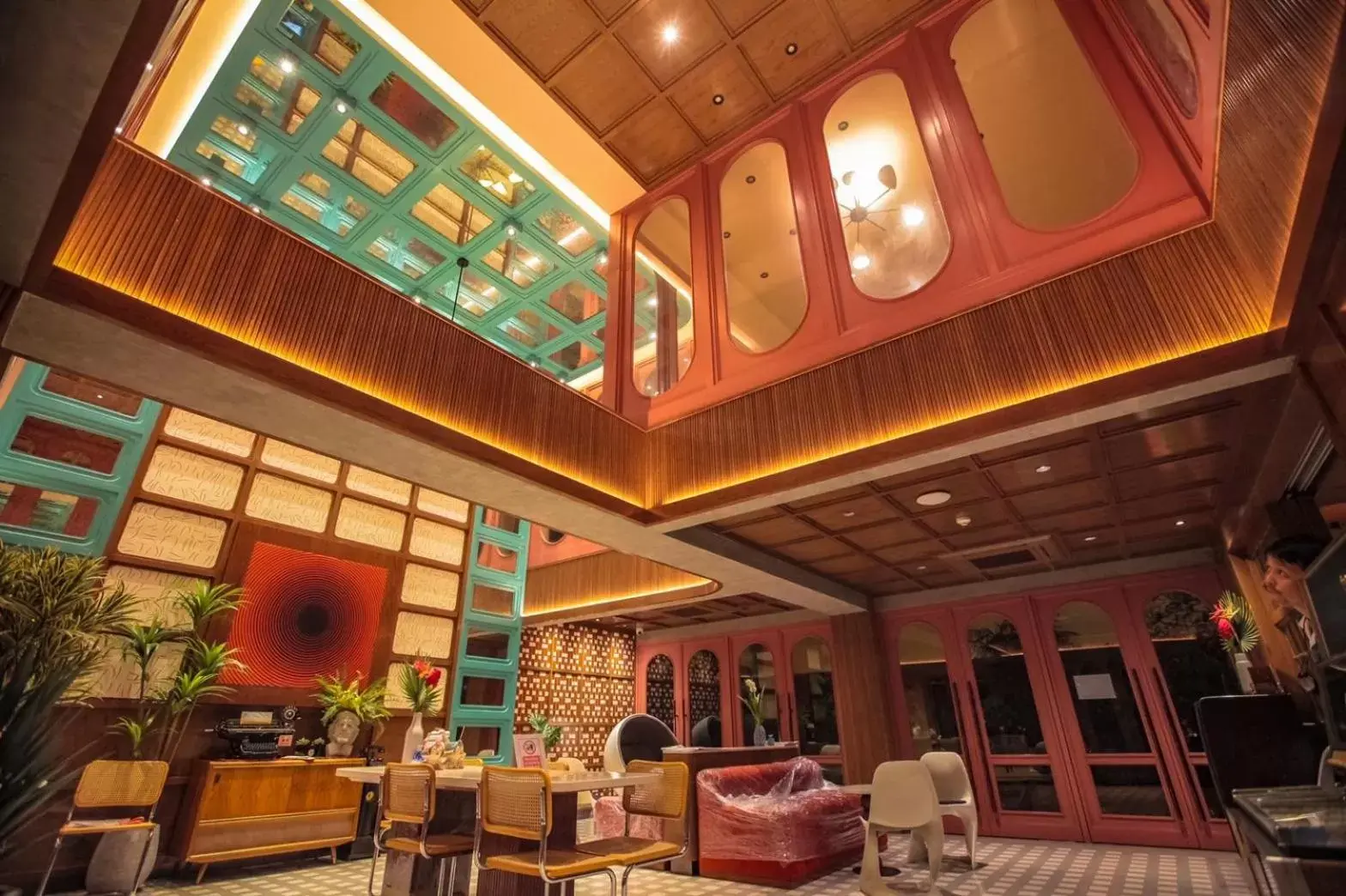 Communal lounge/ TV room in Miami Hotel Bangkok - SHA Plus