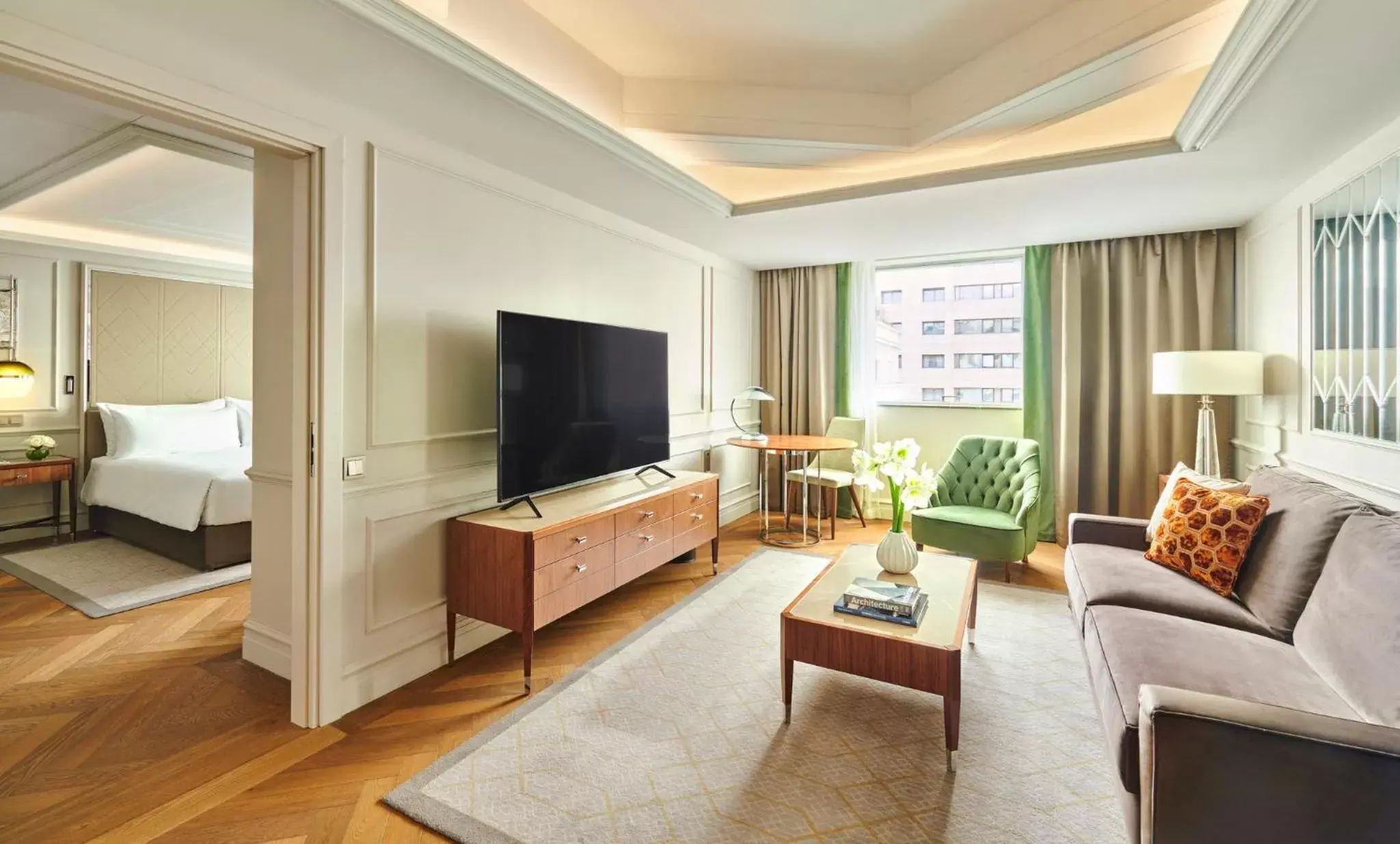 Photo of the whole room, Seating Area in InterContinental Athenee Palace Bucharest, an IHG Hotel