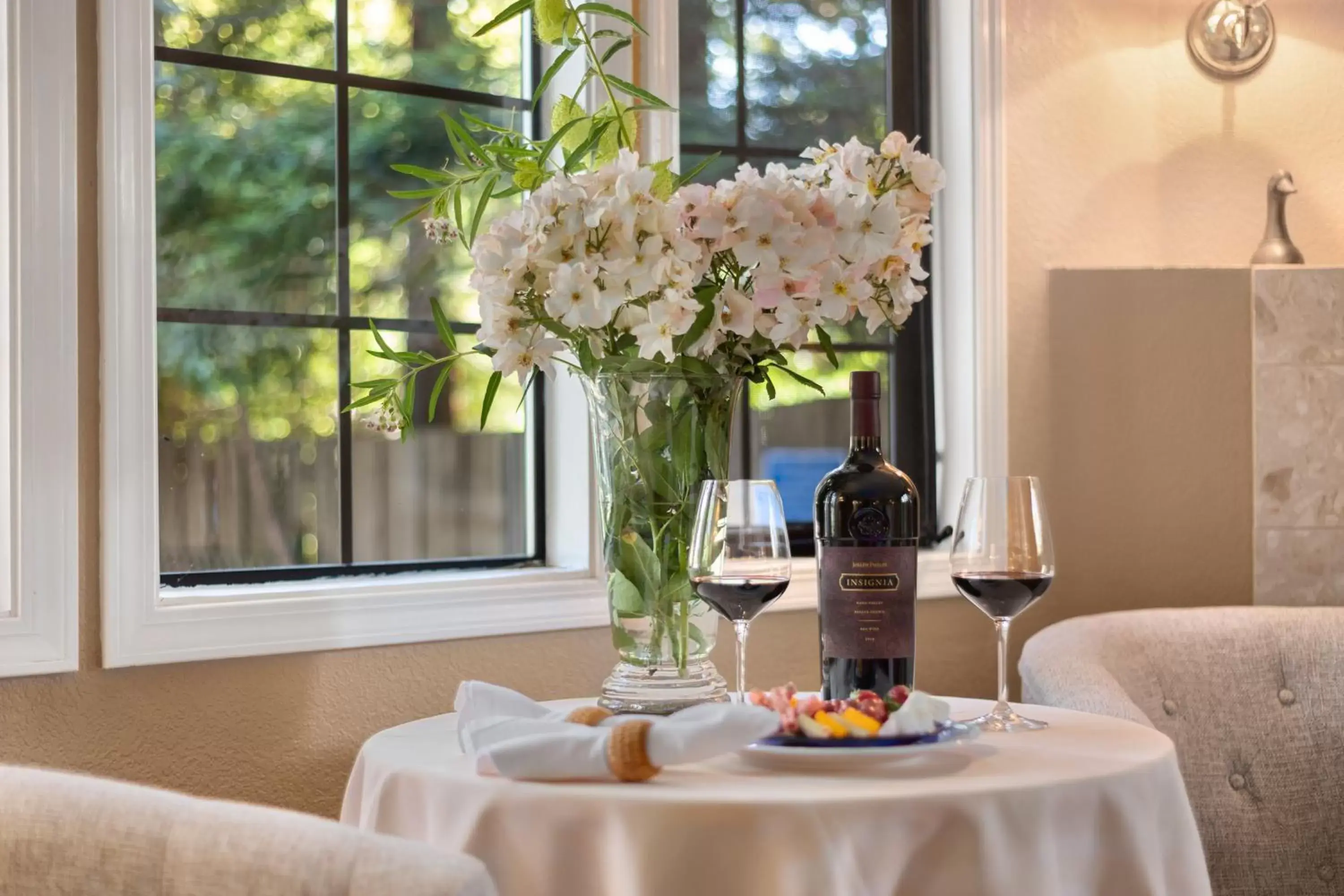 Food and drinks in Candlelight Inn Napa Valley Food and drinks in Candlelight Inn Napa Valley