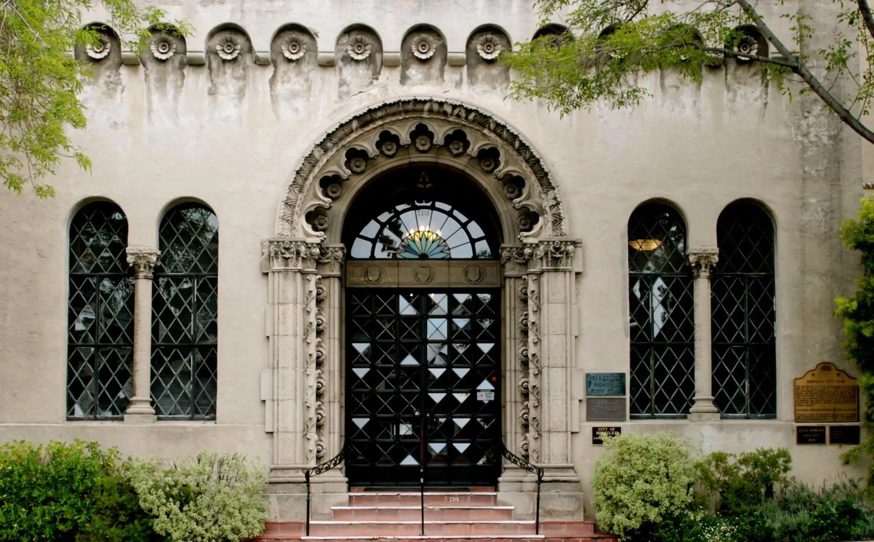 Facade/entrance in Berkeley City Club Hotel