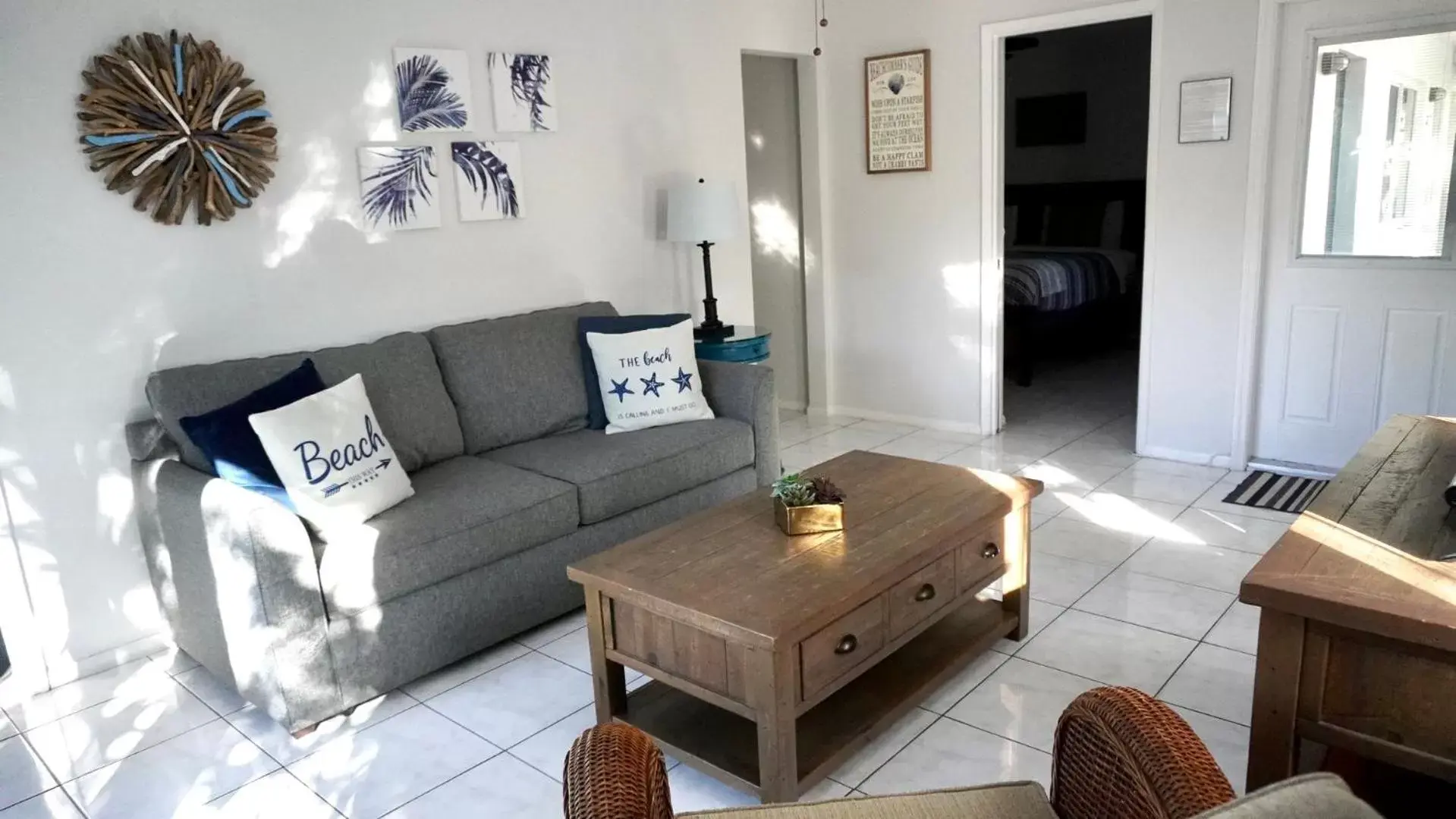 Living room, Seating Area in 4145 By The Sea Inn & Suites