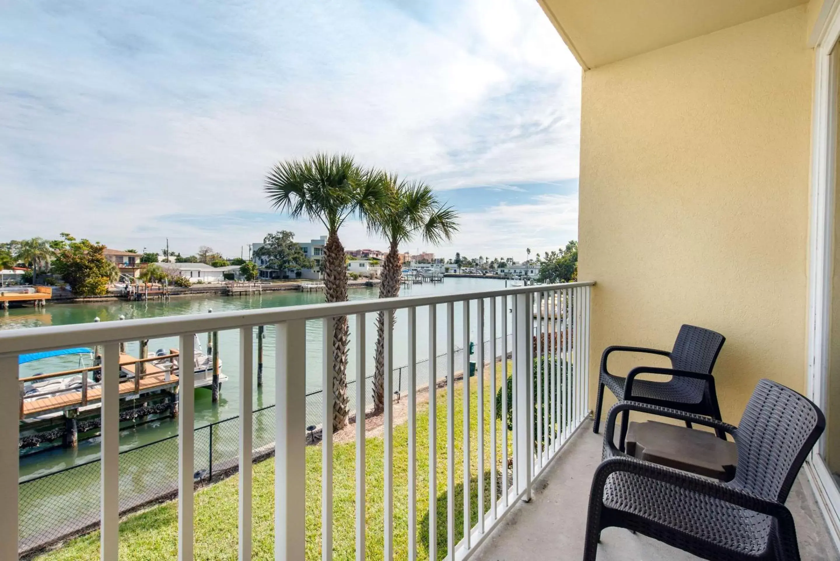 Photo of the whole room, Balcony/Terrace in Treasure Bay Resort and Marina