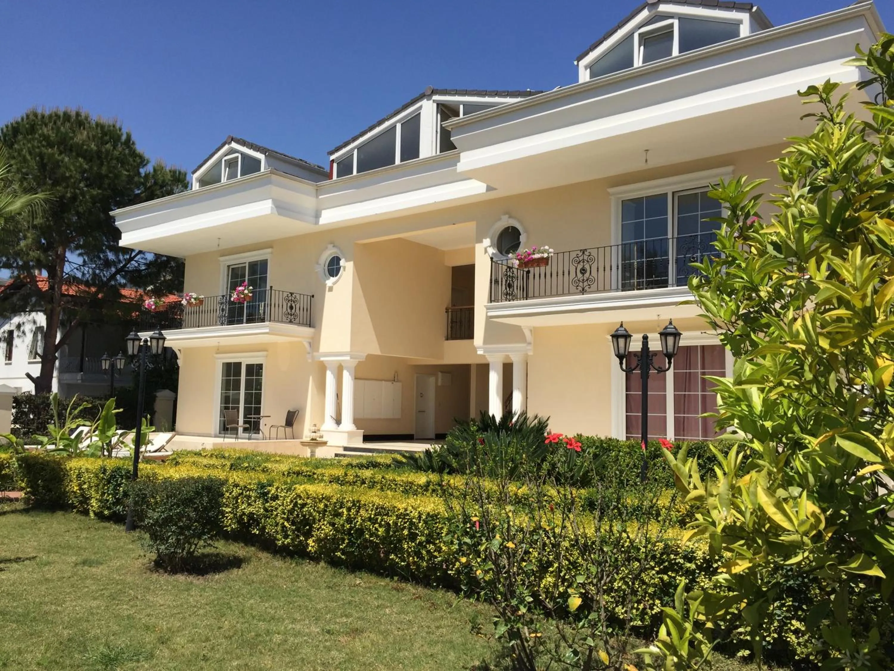 Spring in Kemer Residence