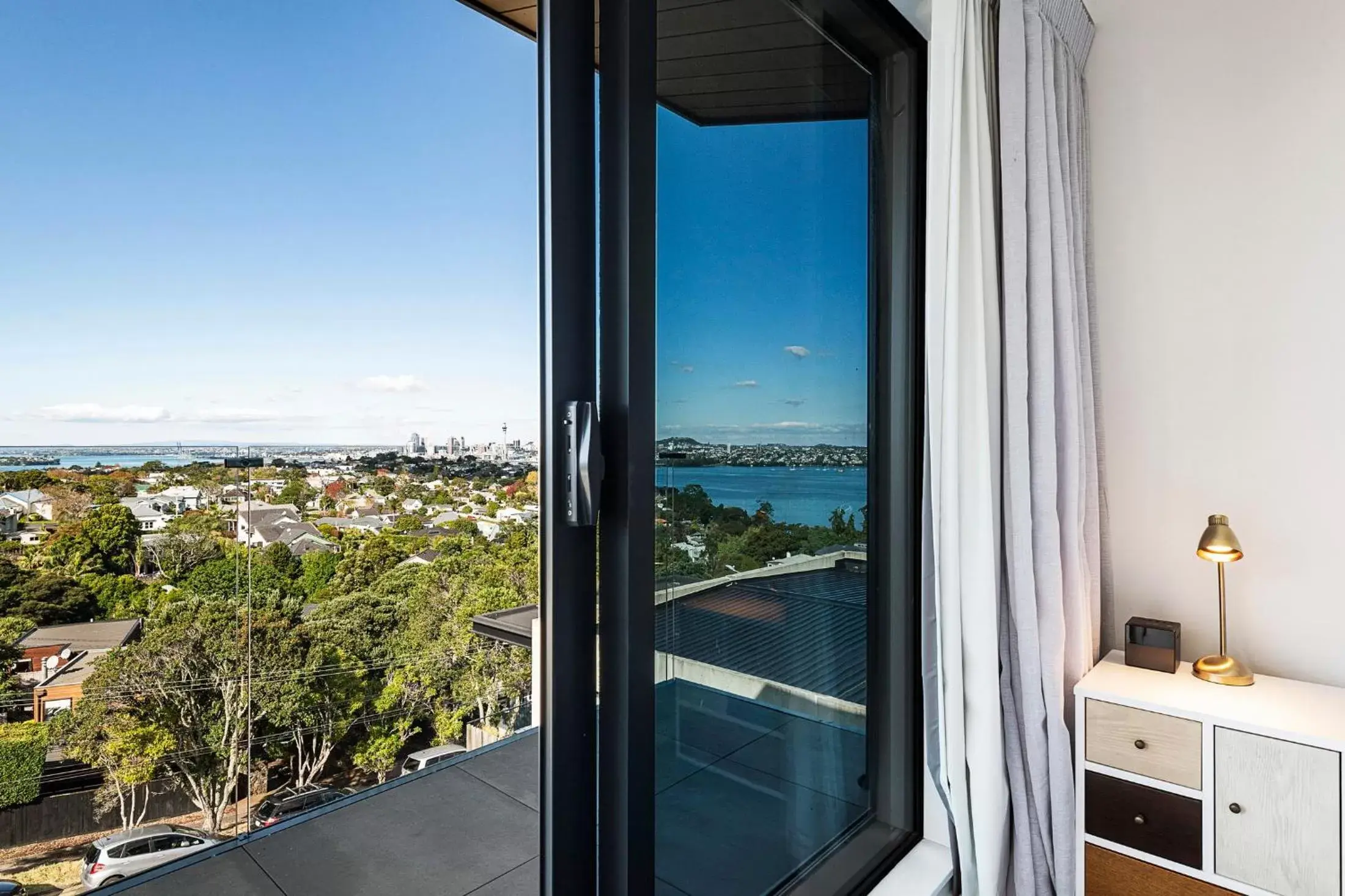 City view in FERNZ Motel & Apartments Birkenhead City view in FERNZ Motel & Apartments Birkenhead