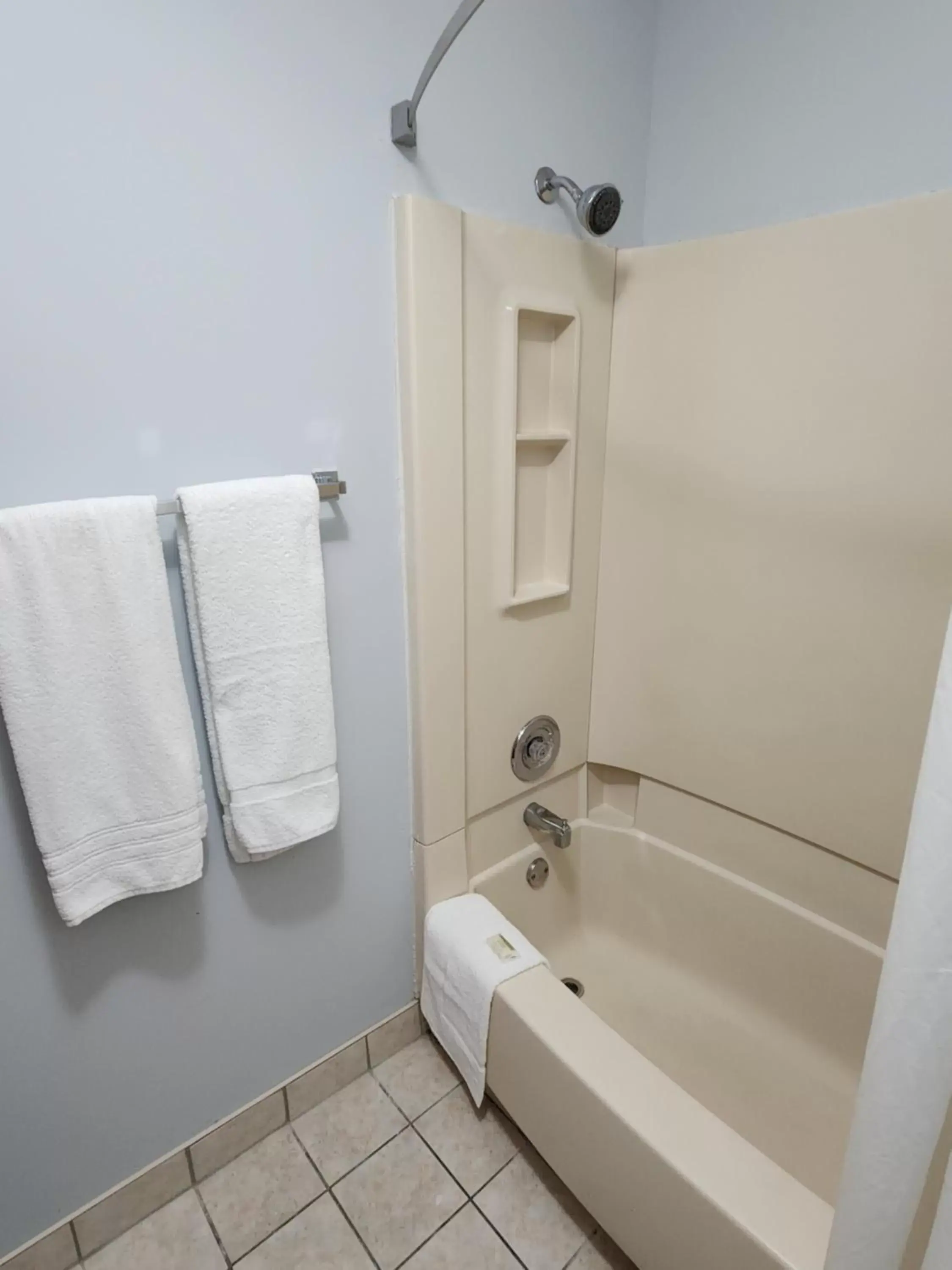towels, Bathroom in WestSpring Inn - Westlake Cleveland