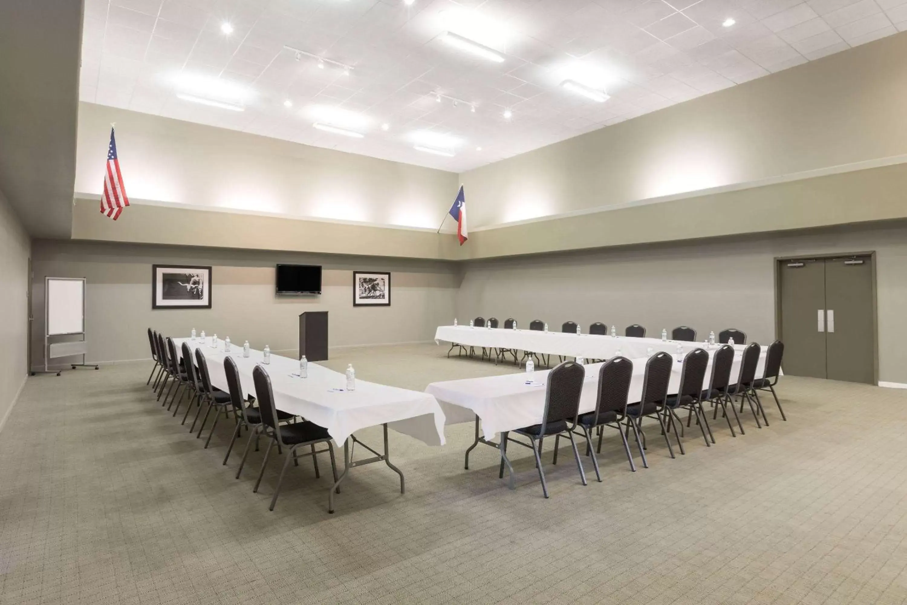 Meeting/conference room in Baymont by Wyndham Columbus