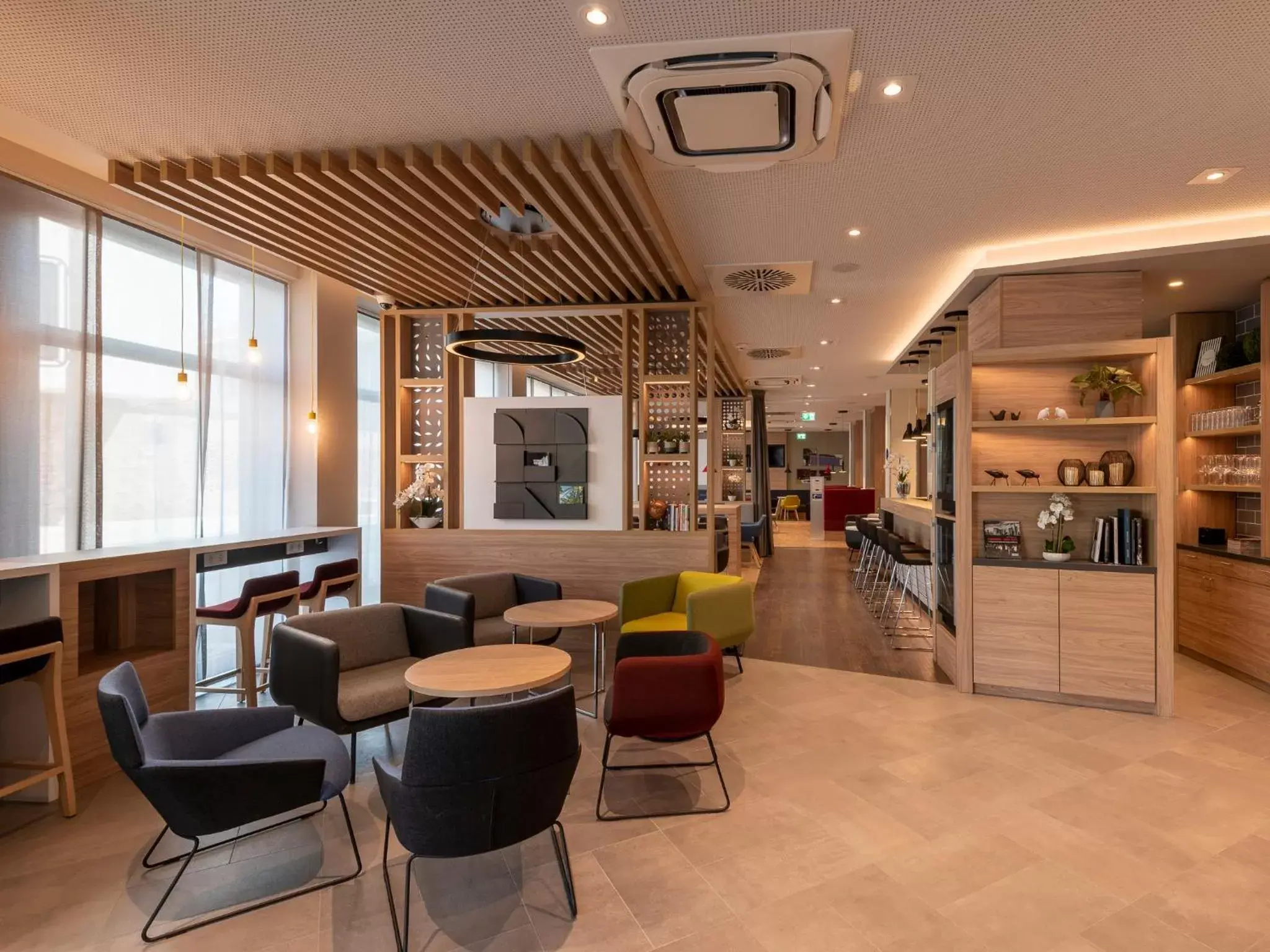 Lounge or bar, Lobby/Reception in Holiday Inn Express - Offenbach, an IHG Hotel