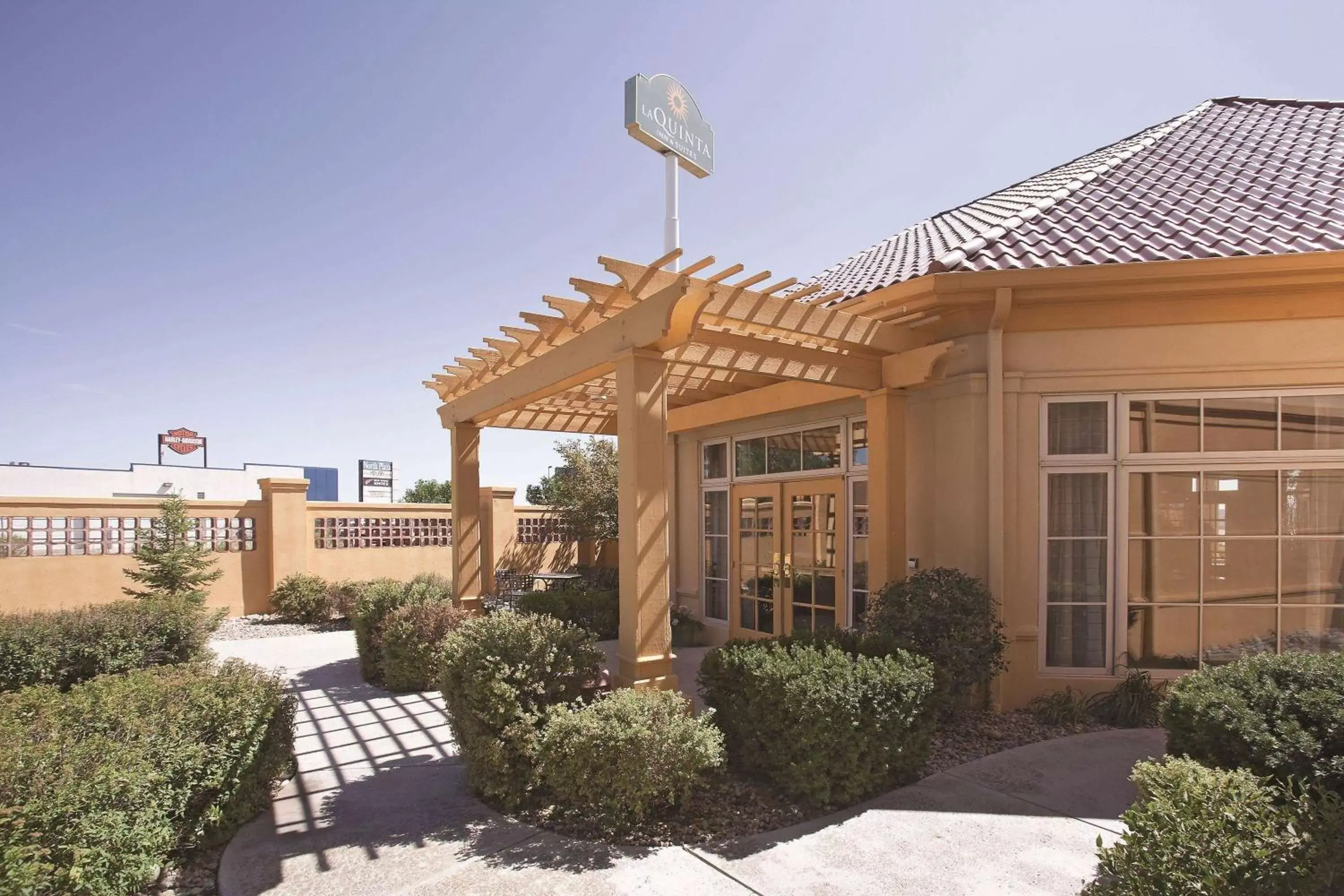 Property building in La Quinta by Wyndham Pueblo Property building in La Quinta by Wyndham Pueblo