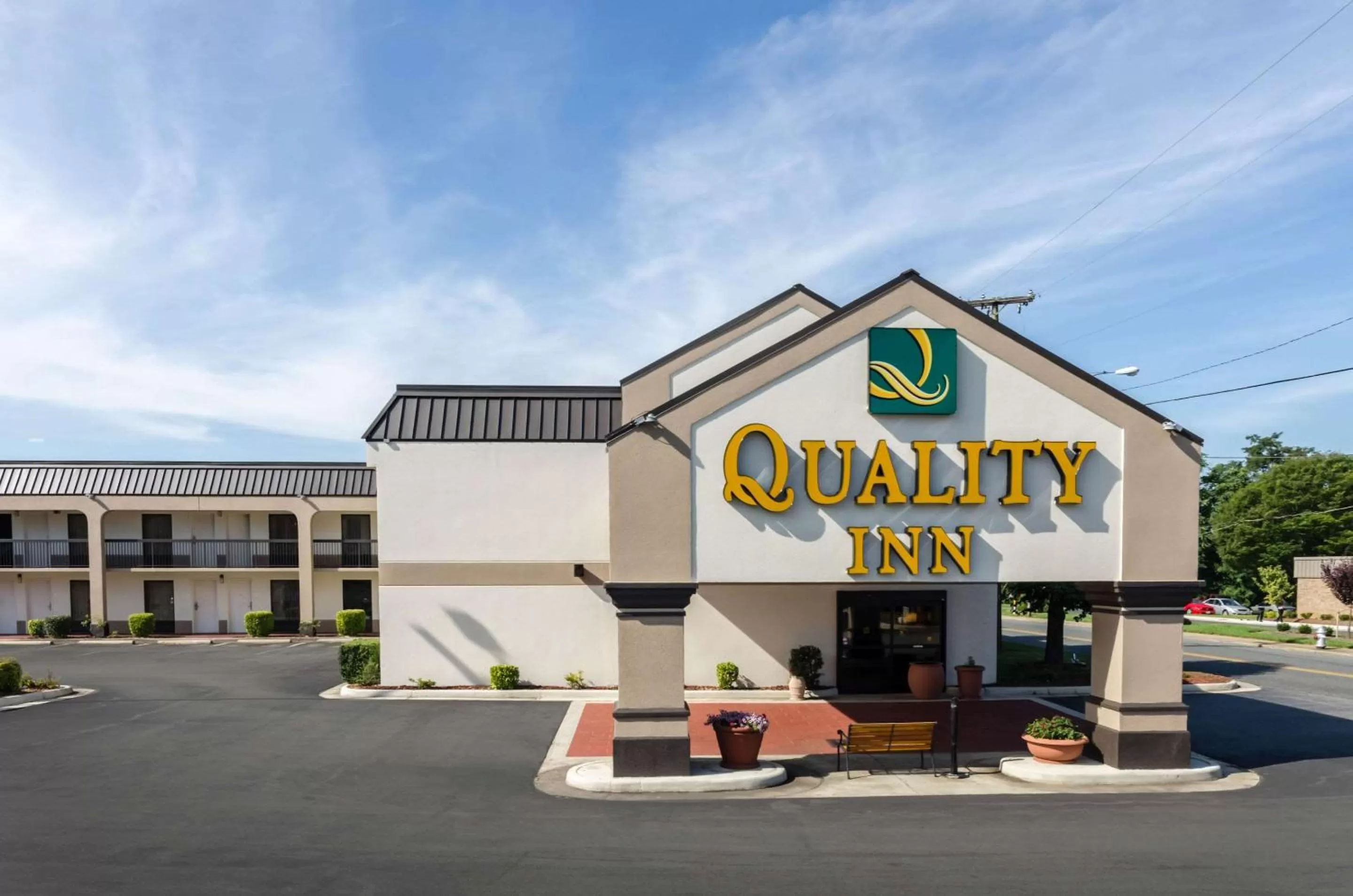 Property building in Quality Inn Lynchburg