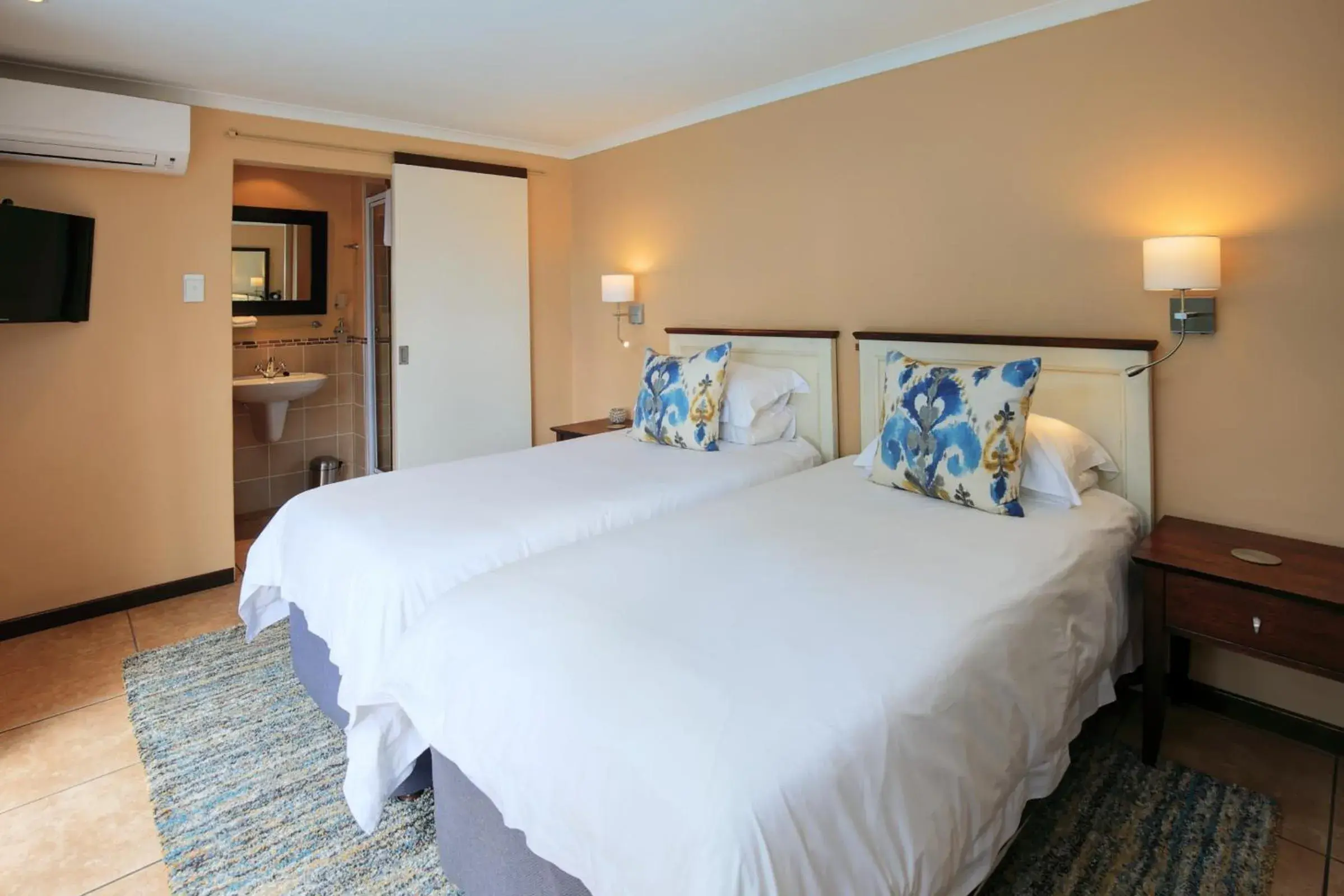 Photo of the whole room, Bed in Aziza Guest House Photo of the whole room, Bed in Aziza Guest House