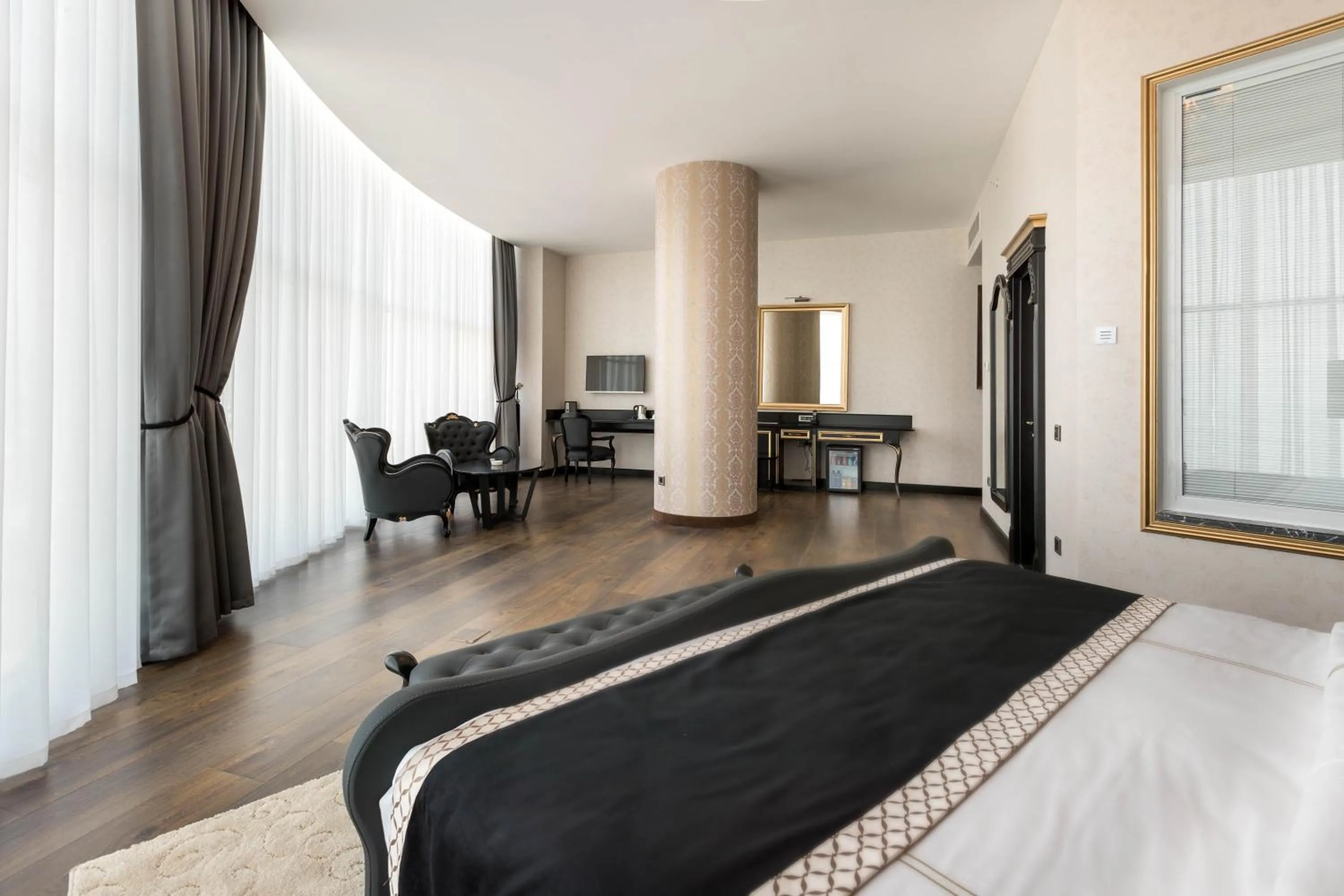 Bed in JRW Welmond Hotel