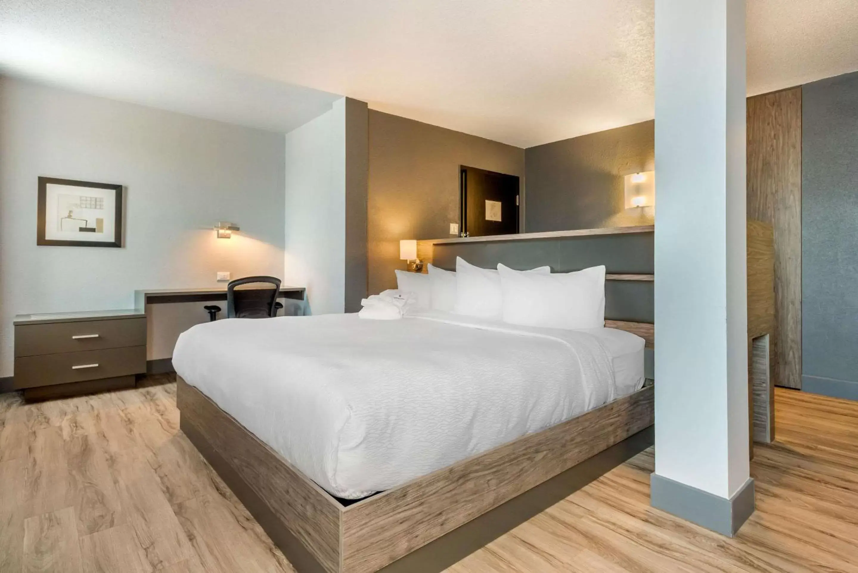 Photo of the whole room, Bed in Hotel Quartier, Ascend Hotel Collection