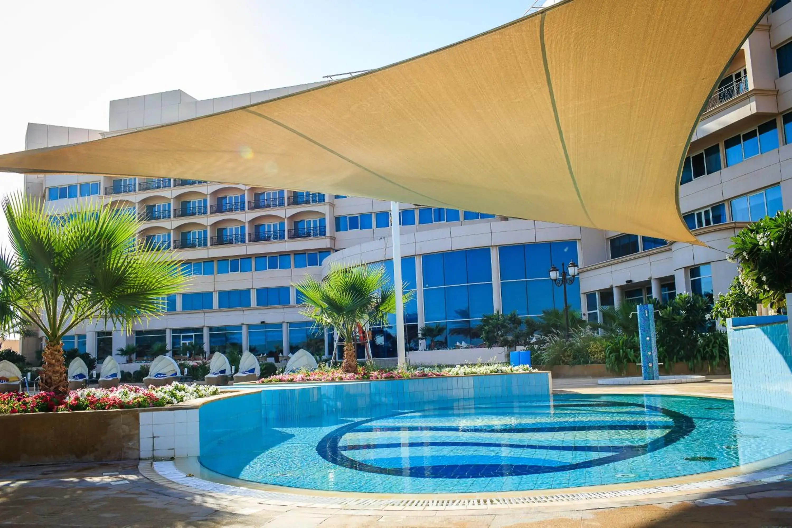 Swimming pool in Danat Jebel Dhanna Resort Swimming pool in Danat Jebel Dhanna Resort