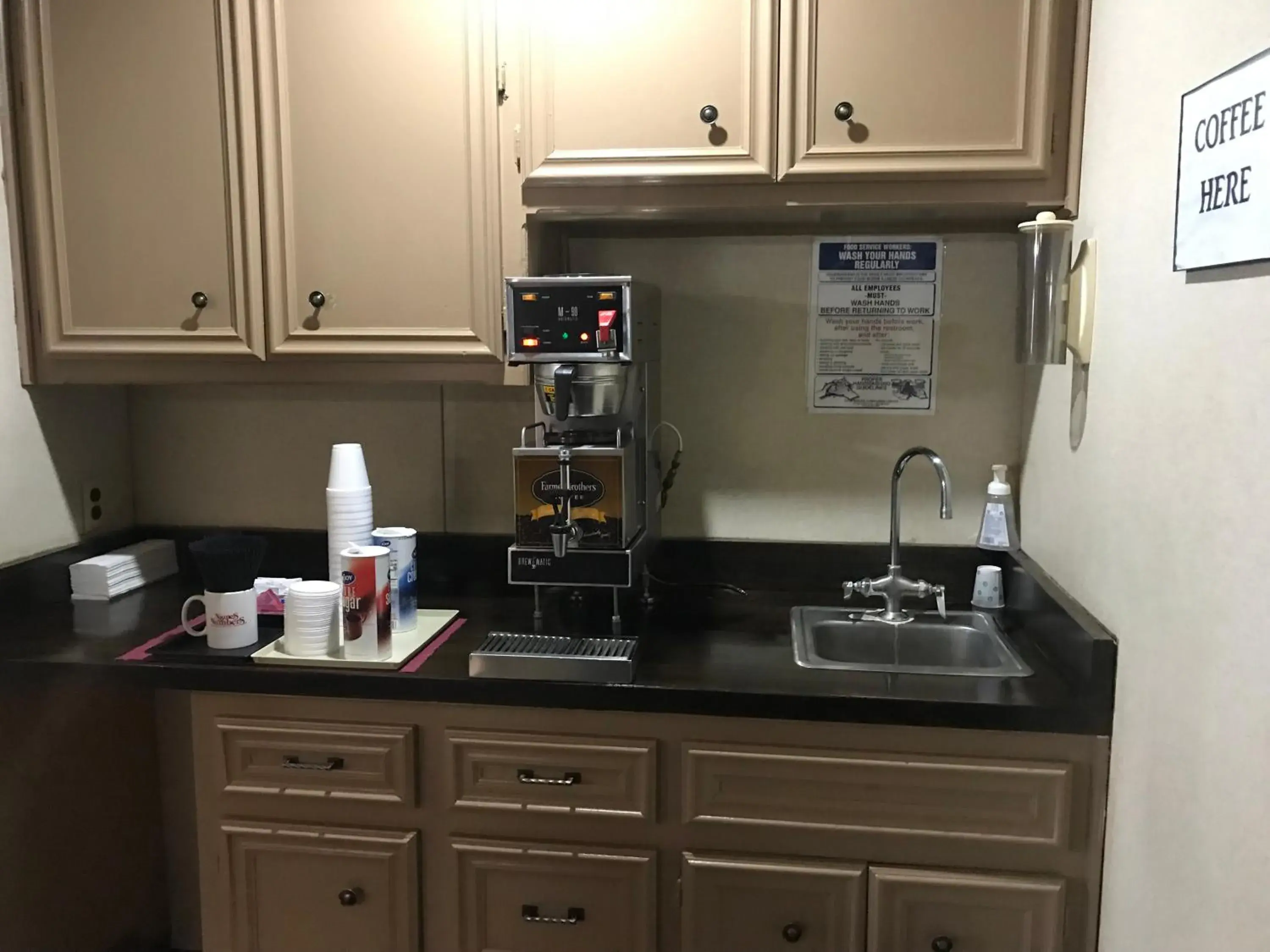 Kitchen/Kitchenette in Heritage House Inn