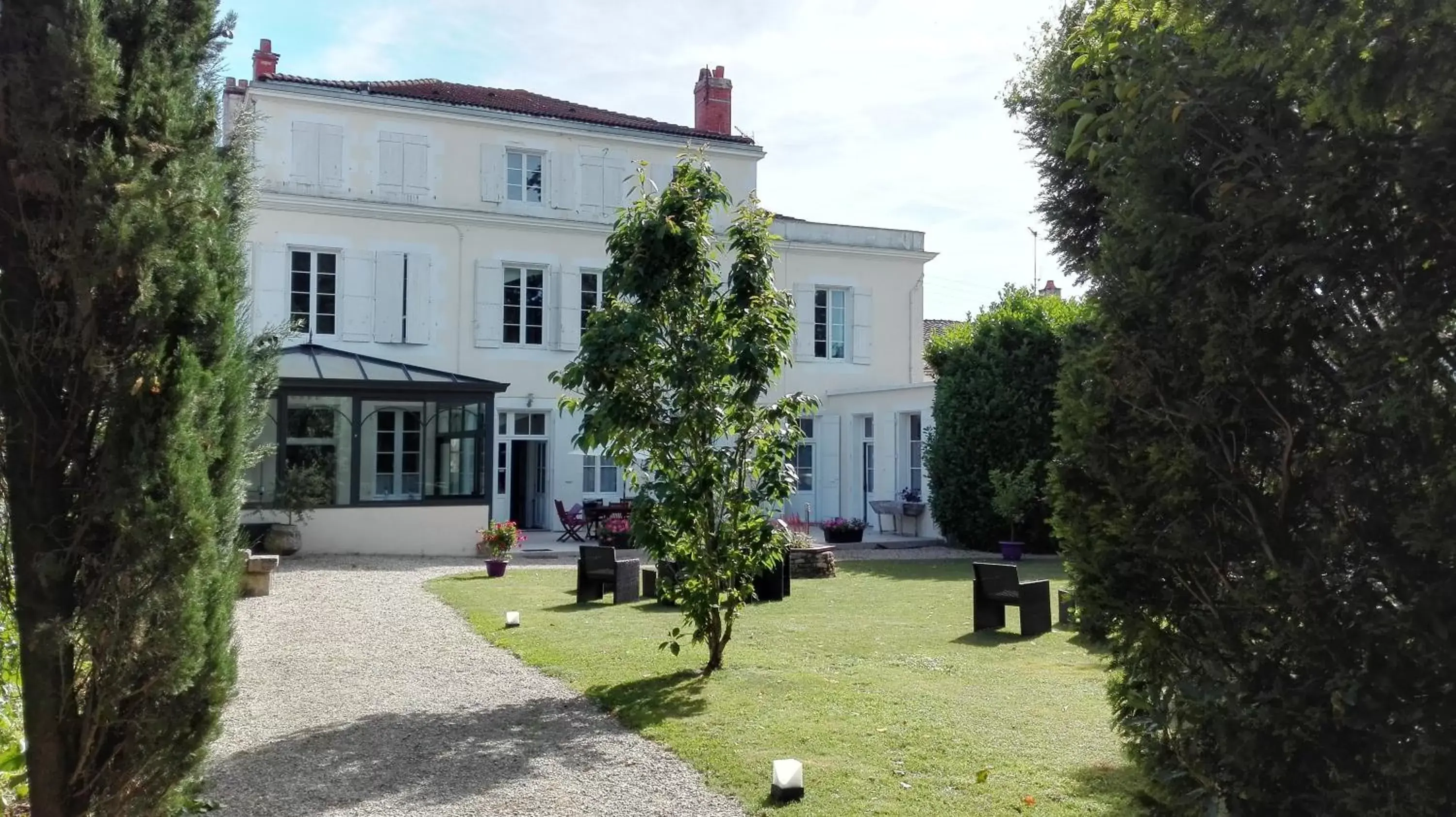 Garden view, Property Building in H de Surgères