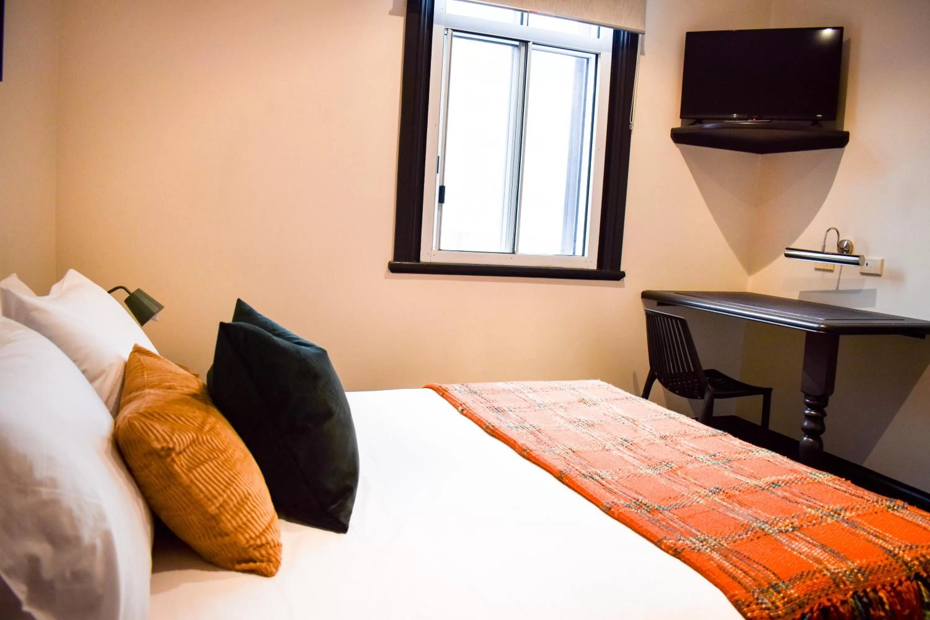 Bed in The Sherwood Hotel