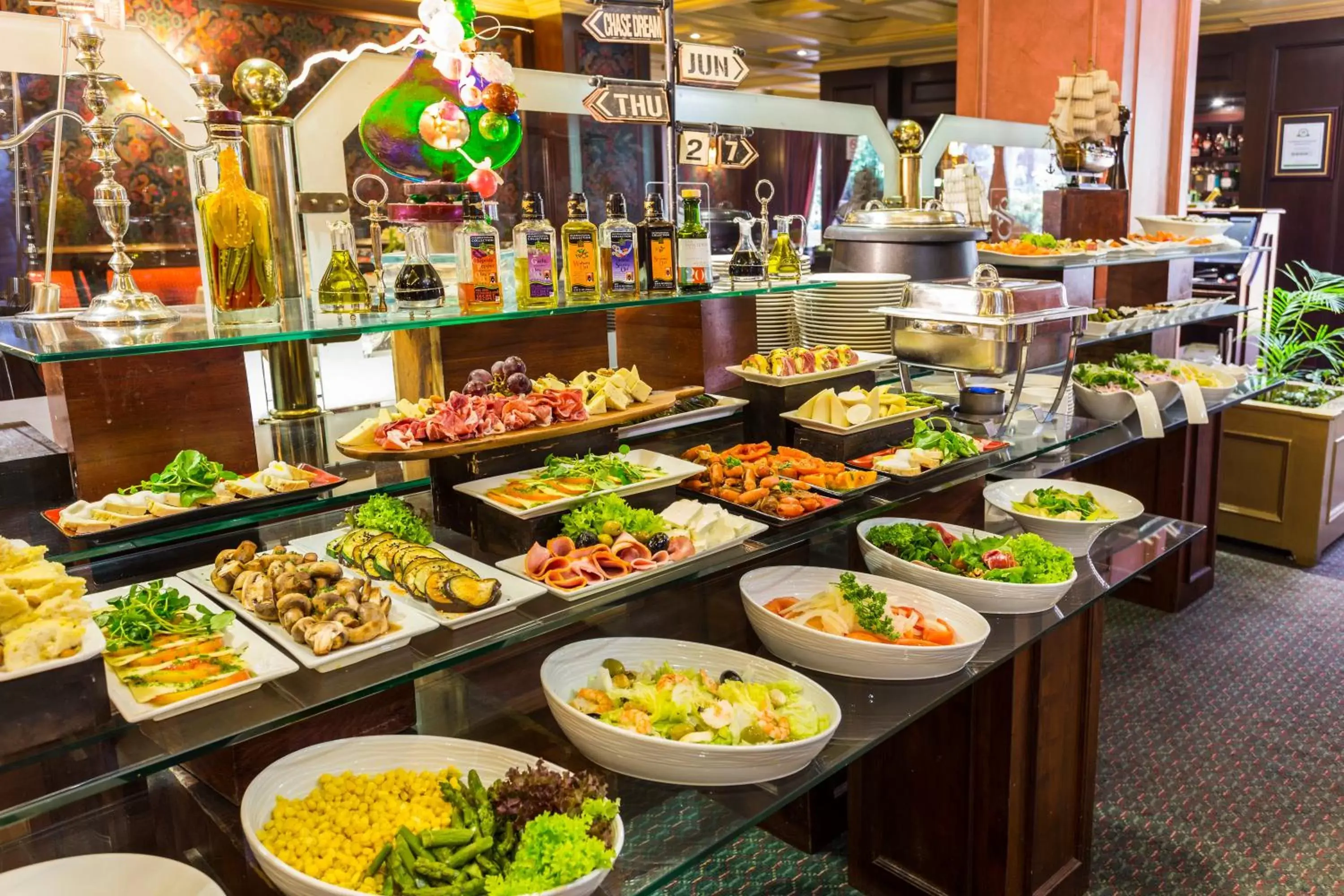 Restaurant/places to eat in Park Plaza Santiago Restaurant/places to eat in Park Plaza Santiago