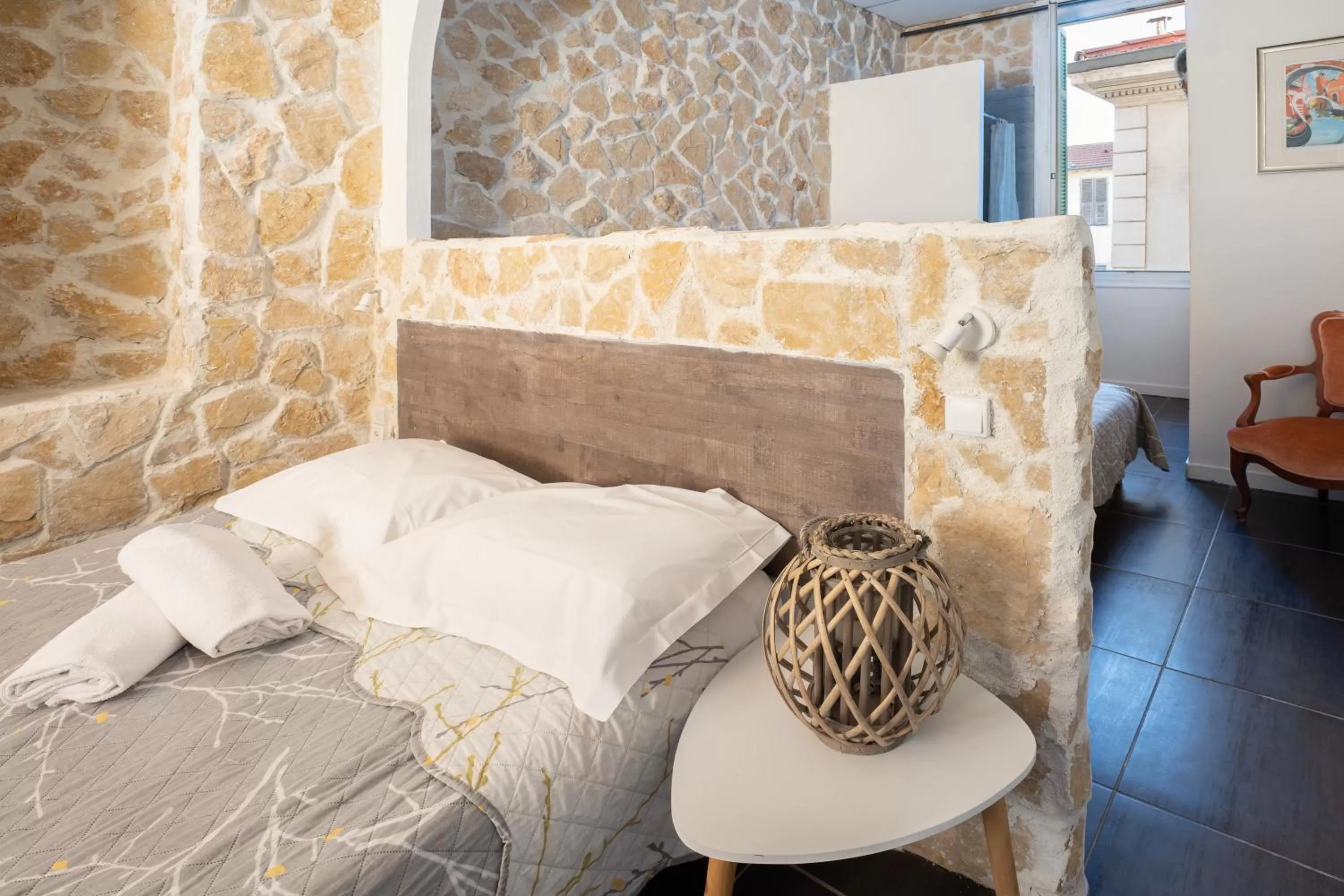 Photo of the whole room, Bed in Hotel De Belgique à Menton