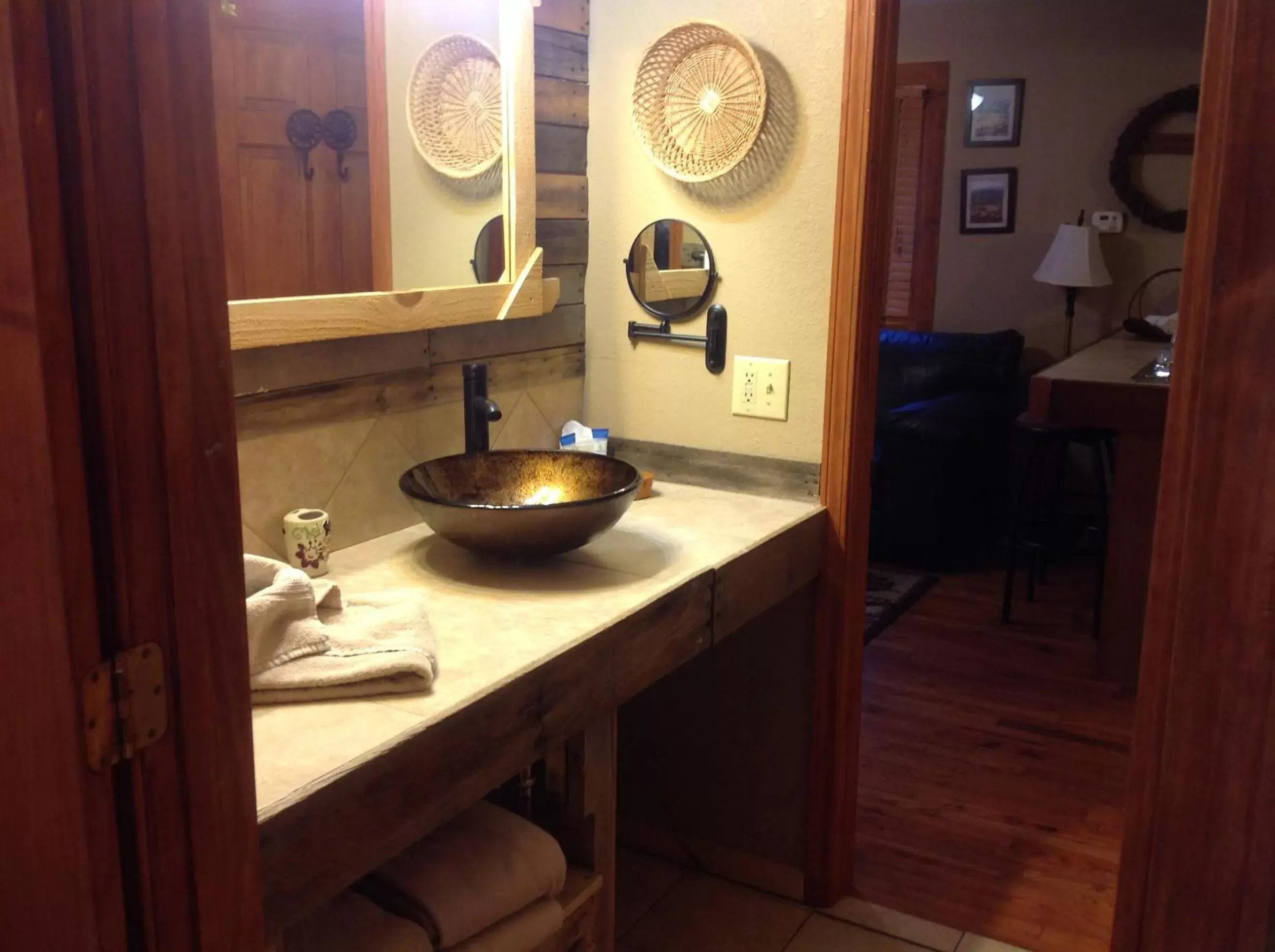 Bathroom in Qualla Cabins and Motel Cherokee near Casino