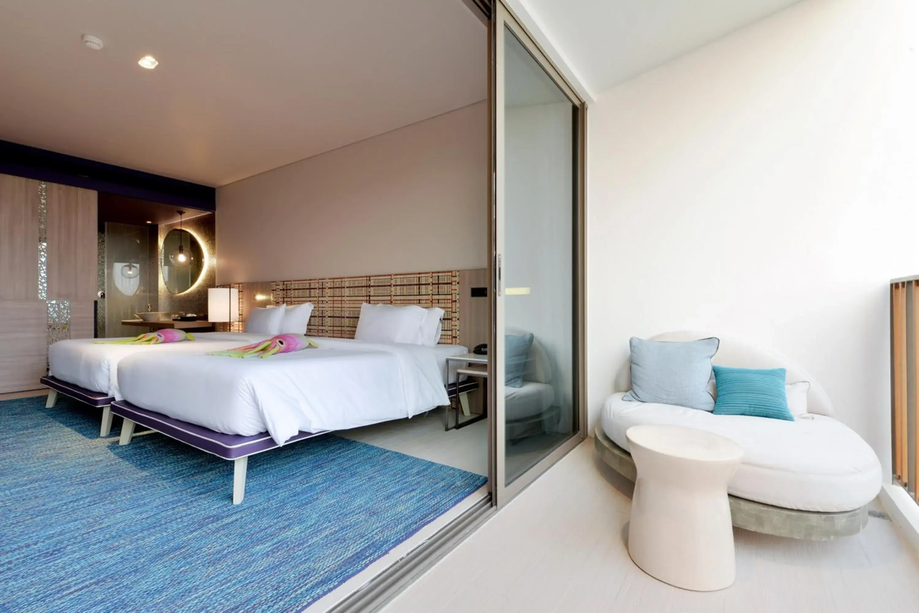 Balcony/Terrace, Bed in Veranda Resort Pattaya - MGallery by Sofitel