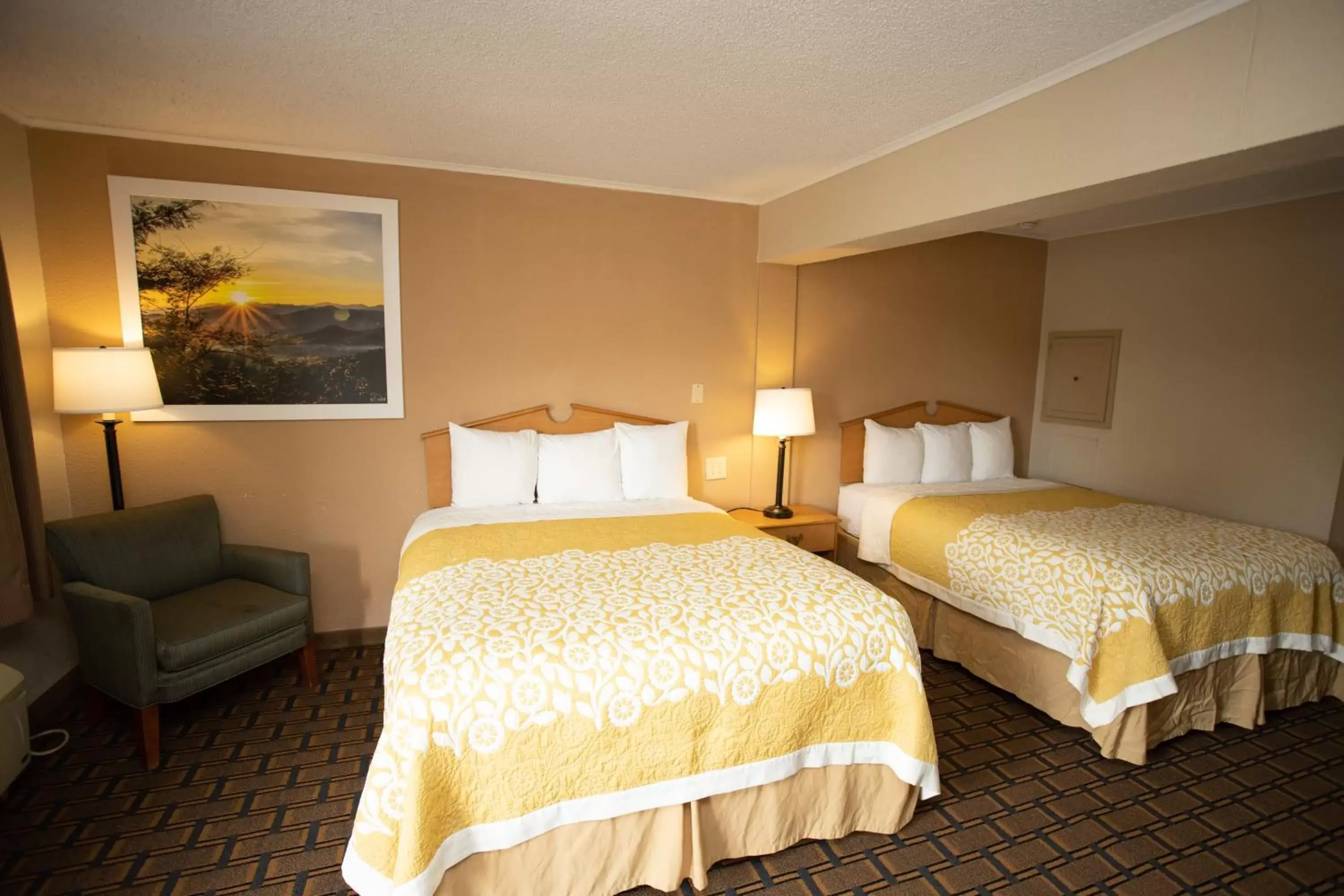 Photo of the whole room, Bed in Days Inn by Wyndham Fairmont