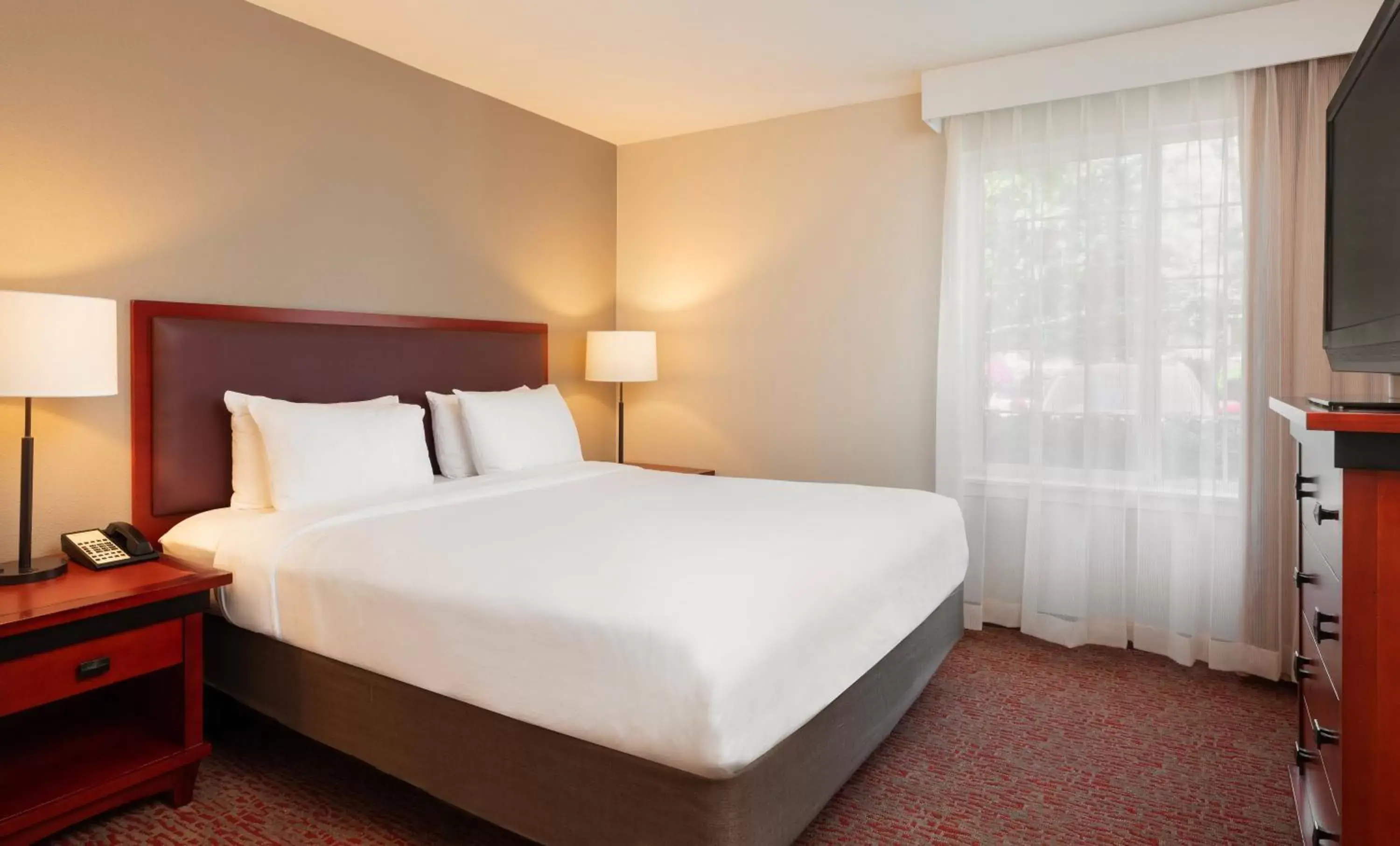 Executive Suite in Larkspur Landing Sunnyvale-An All-Suite Hotel
