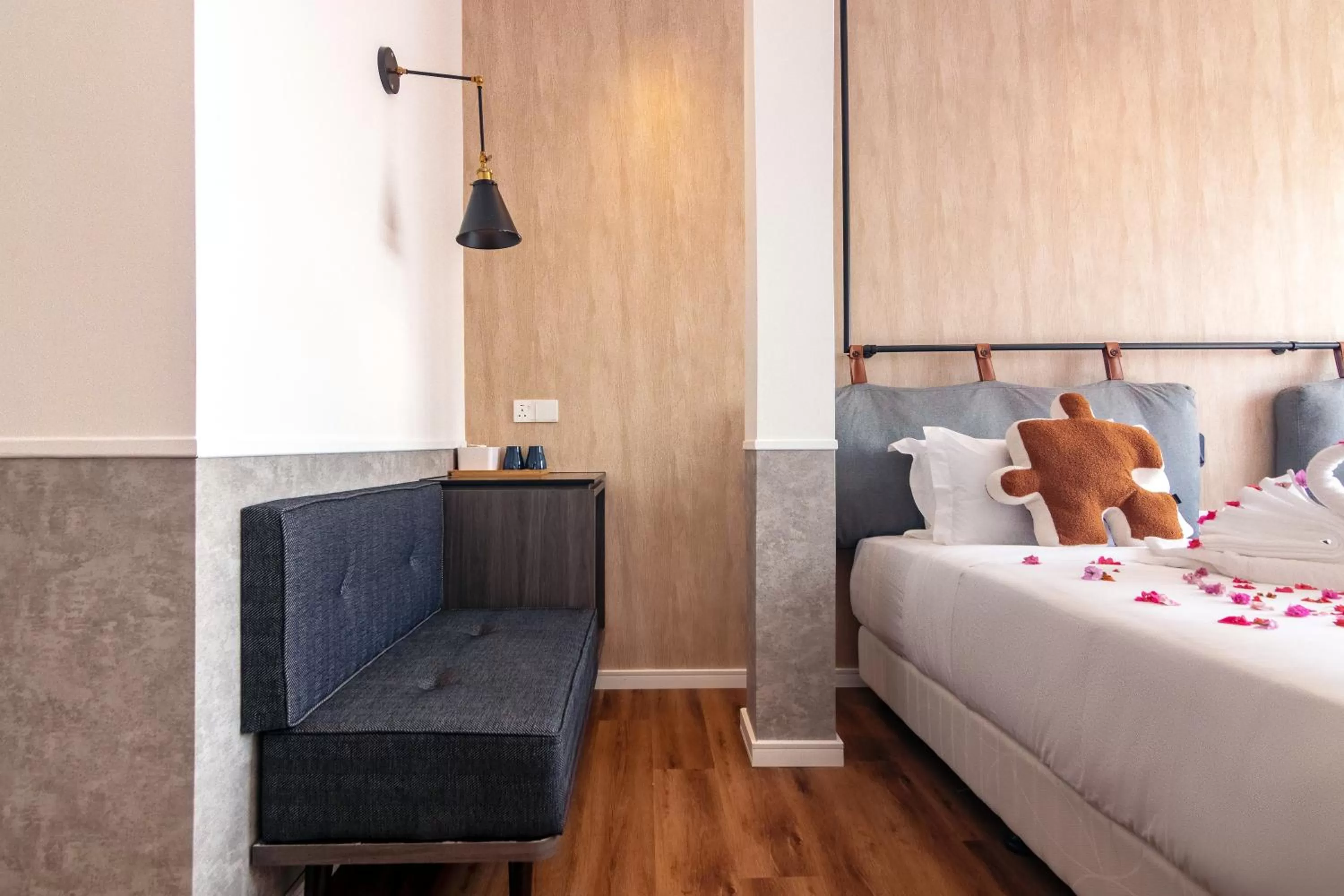 Photo of the whole room, Bed in Bagan Suite