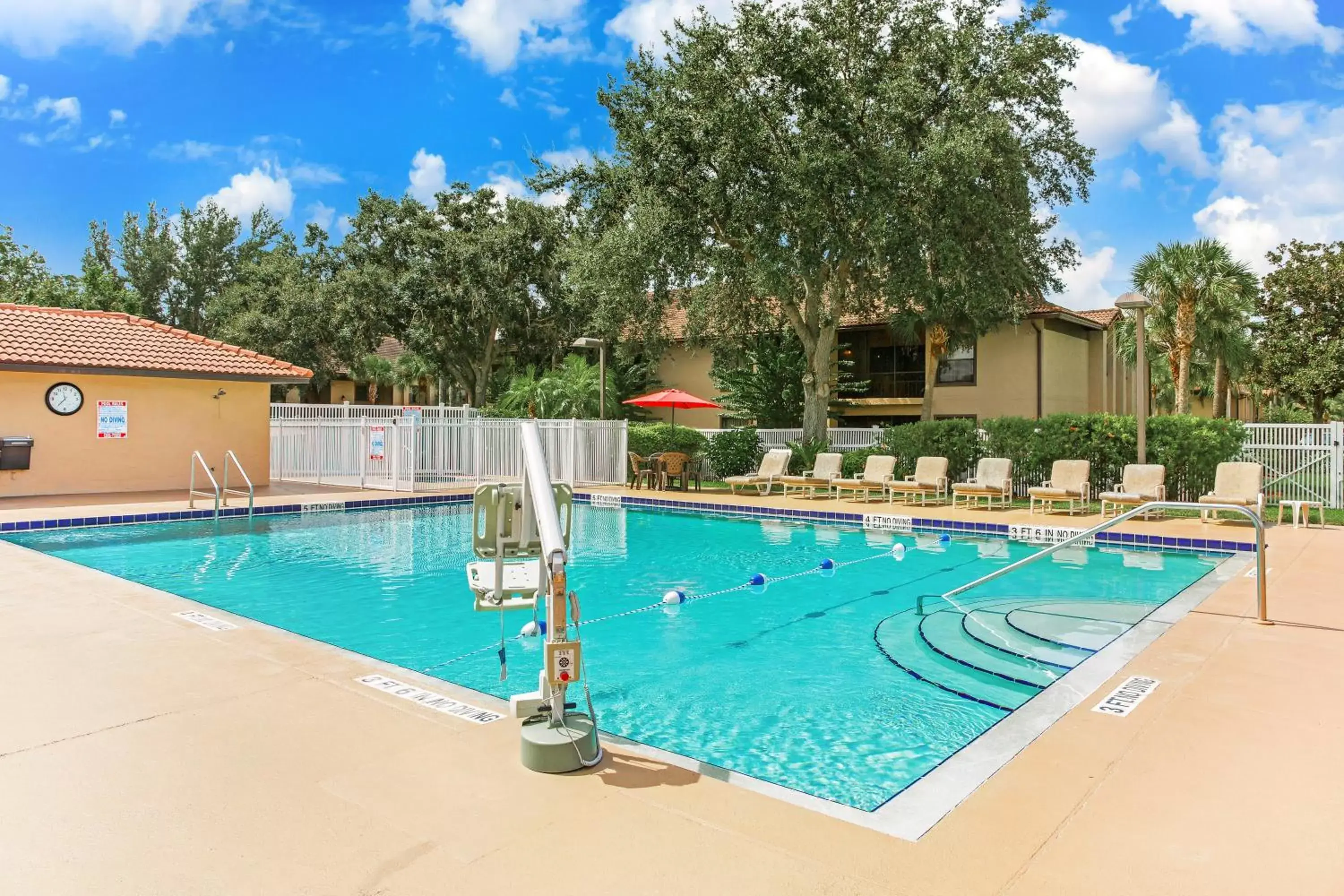 Swimming Pool in Alhambra Villas