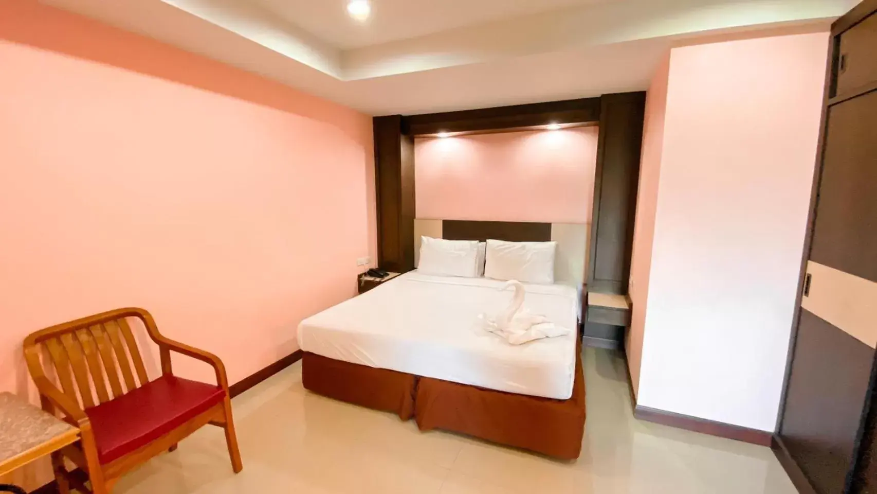 Bed in AA Pattaya Ville