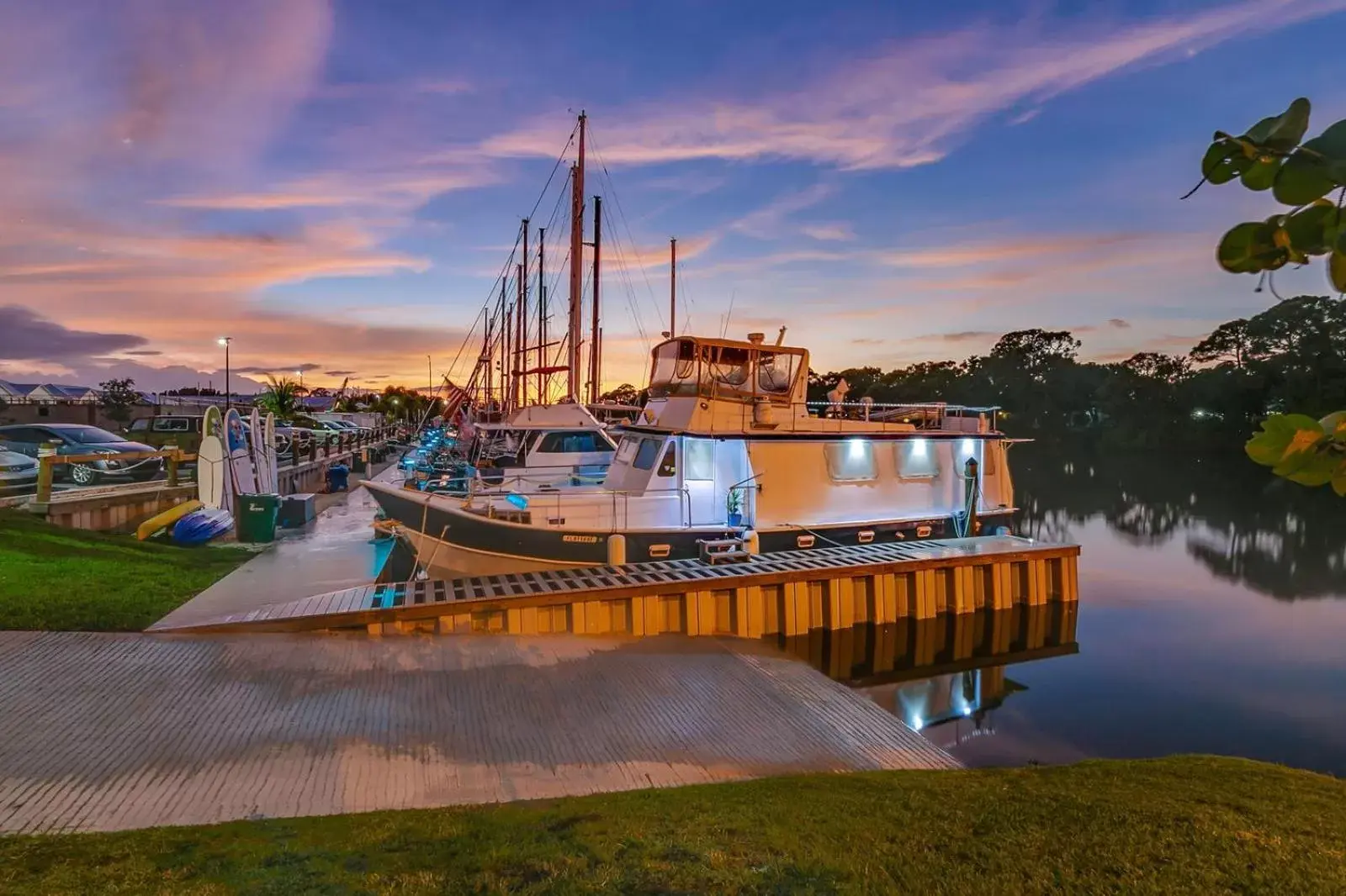 Cape Crossing Resort & Marina Cape Crossing Resort & Marina