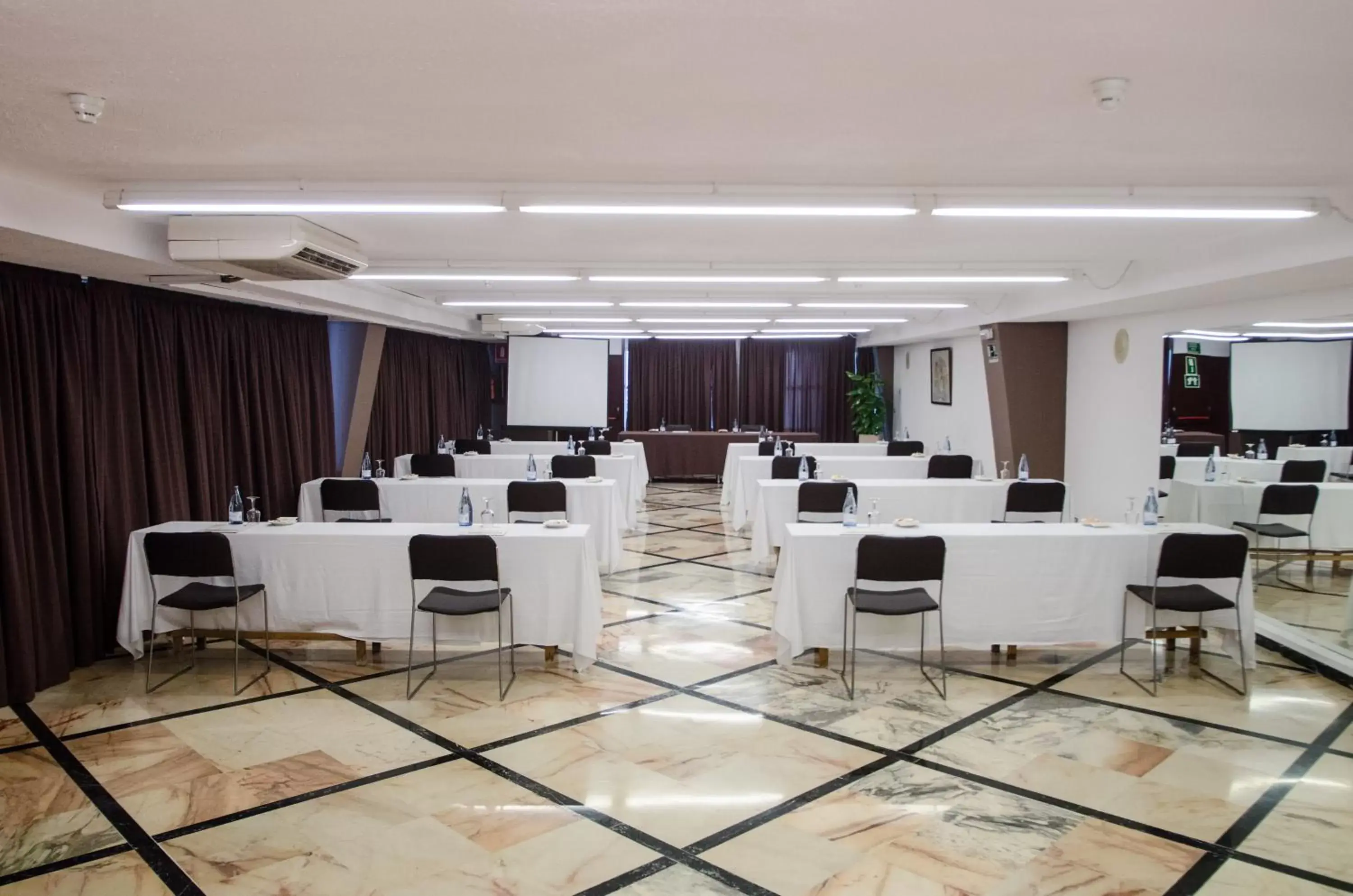 Meeting/conference room, Business Area/Conference Room in Catalonia Las Vegas