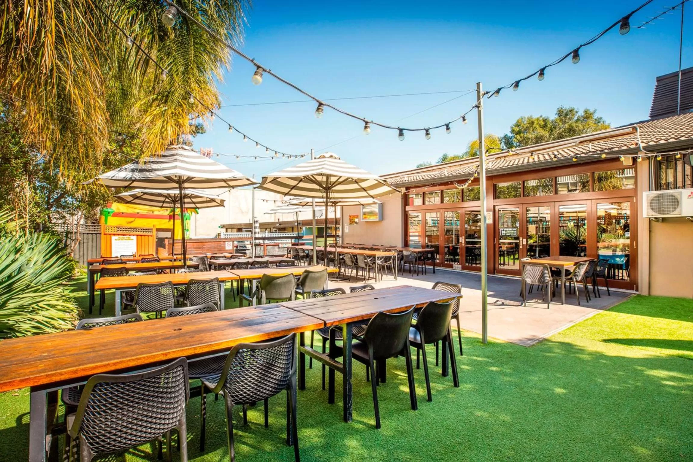 Patio in Nightcap at High Flyer Hotel