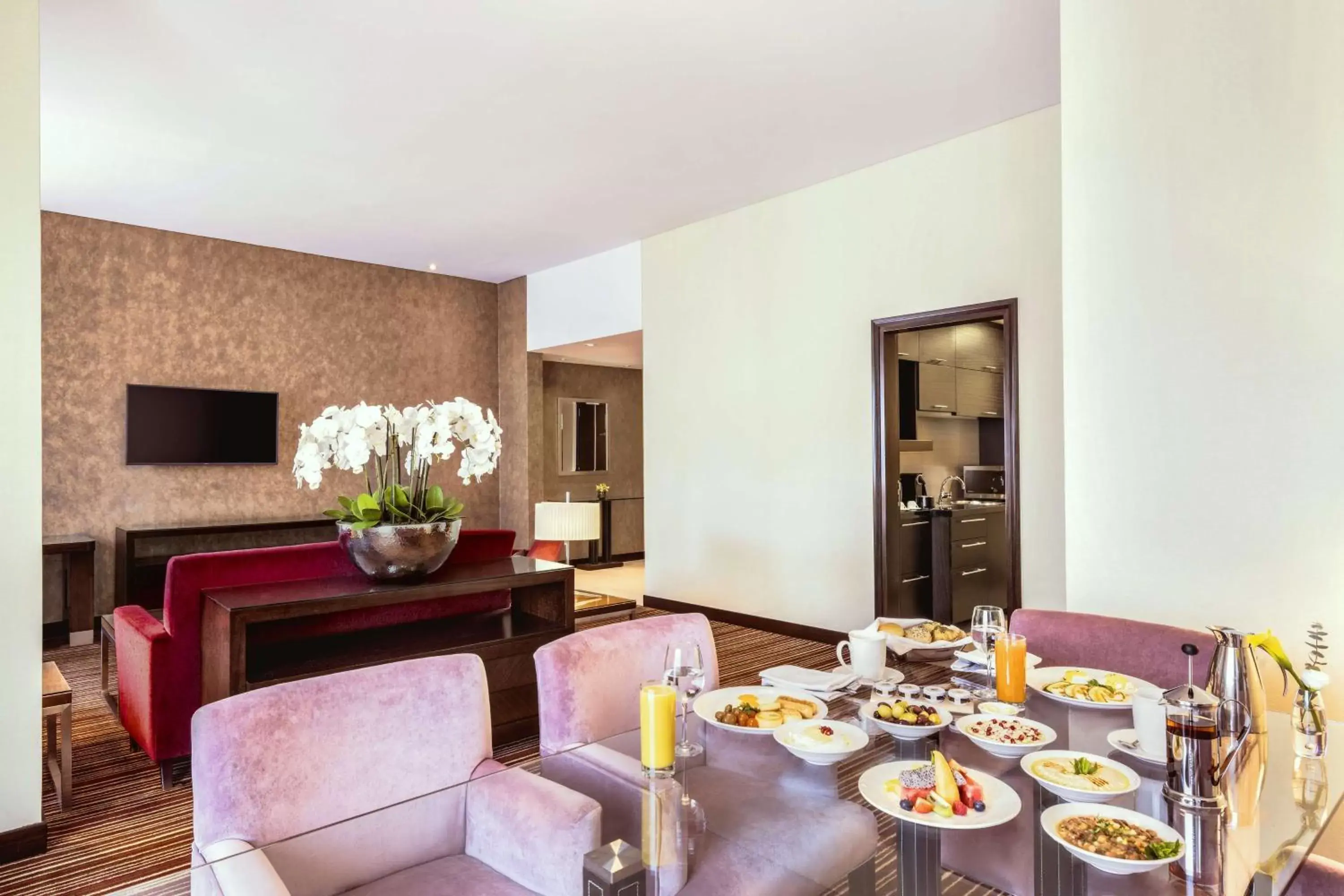 Restaurant/places to eat, Dining Area in Hyatt Regency Oryx Doha
