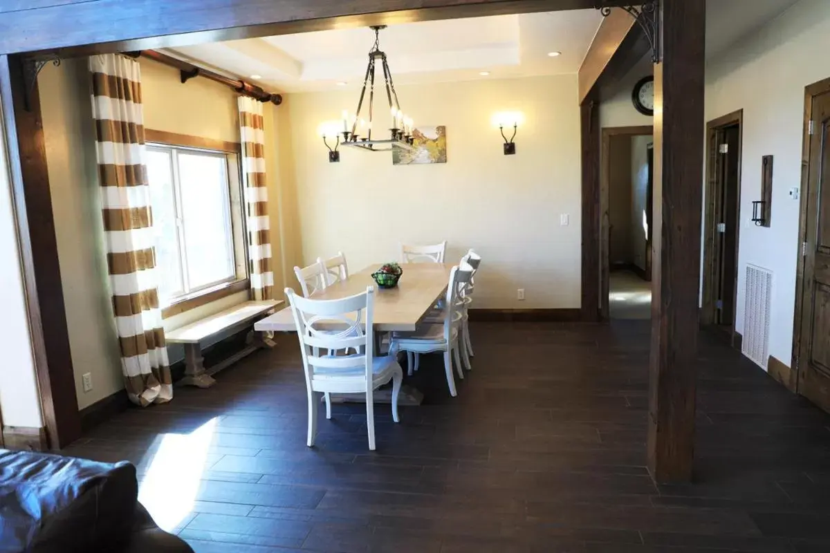 Dining Area in Zion Ponderosa Ranch Resort