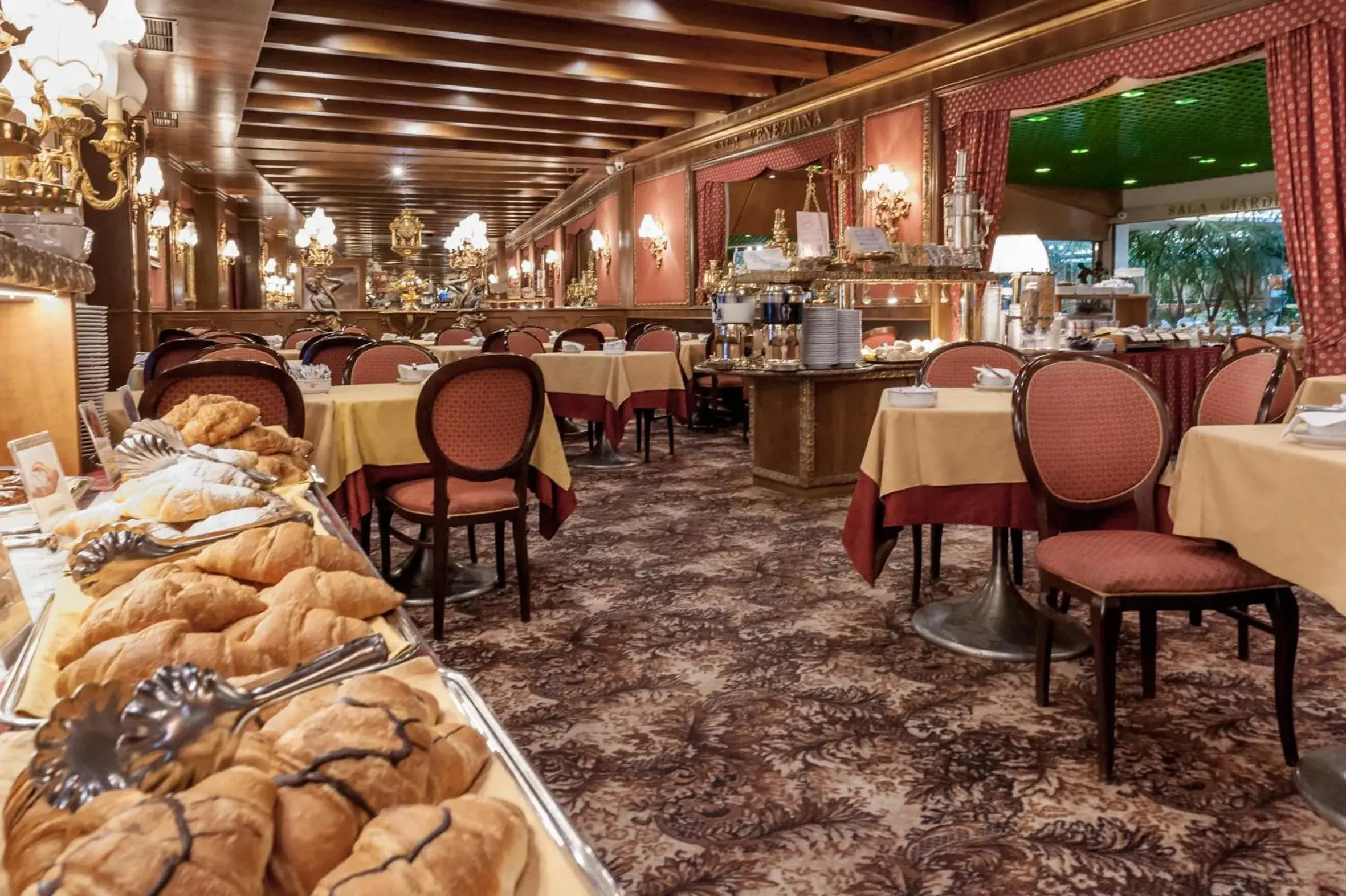 Buffet breakfast, Restaurant/Places to Eat in Hotel Venezia