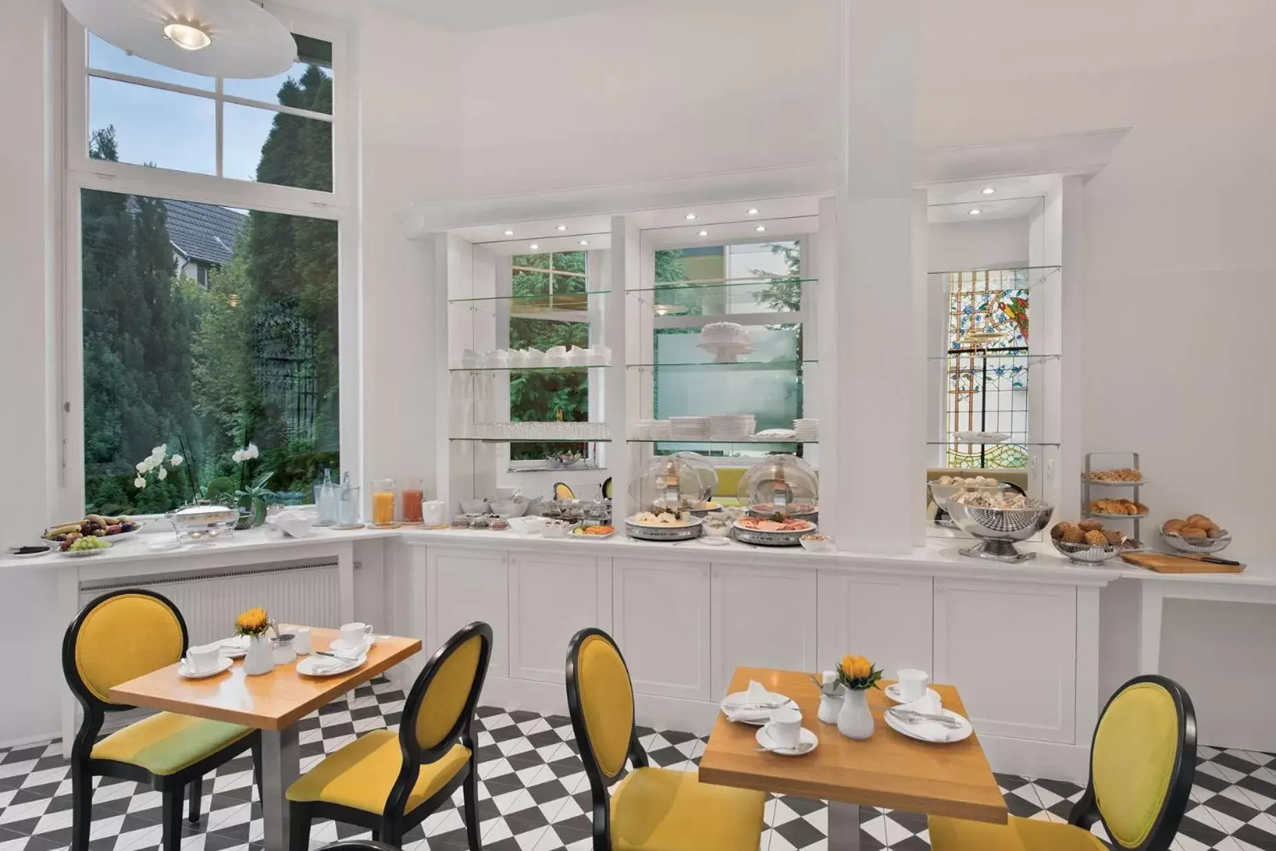 Buffet breakfast, Restaurant/Places to Eat in Boutiquehotel Dreesen - Villa Godesberg